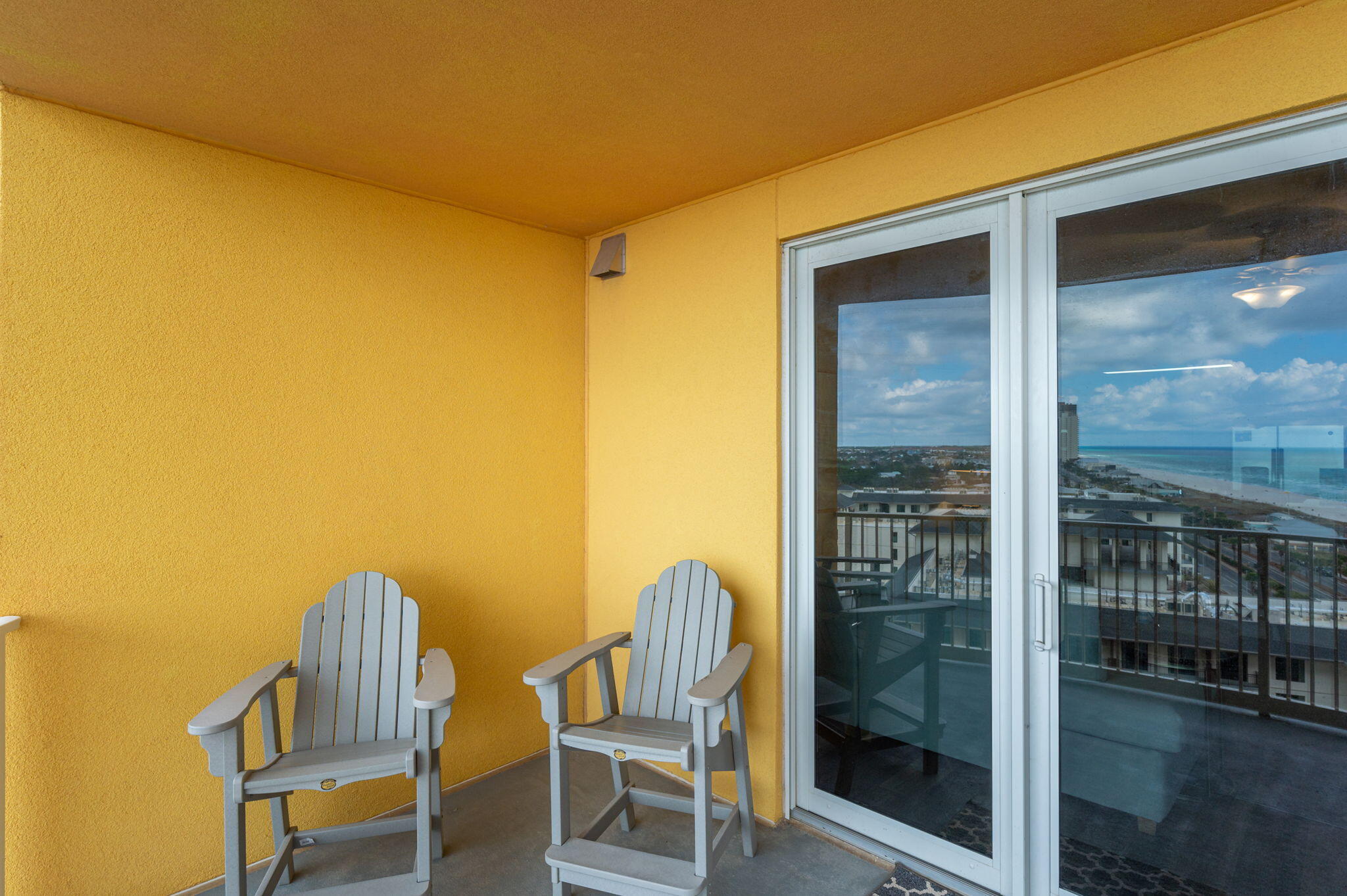 CALYPSO TOWERS III - Residential