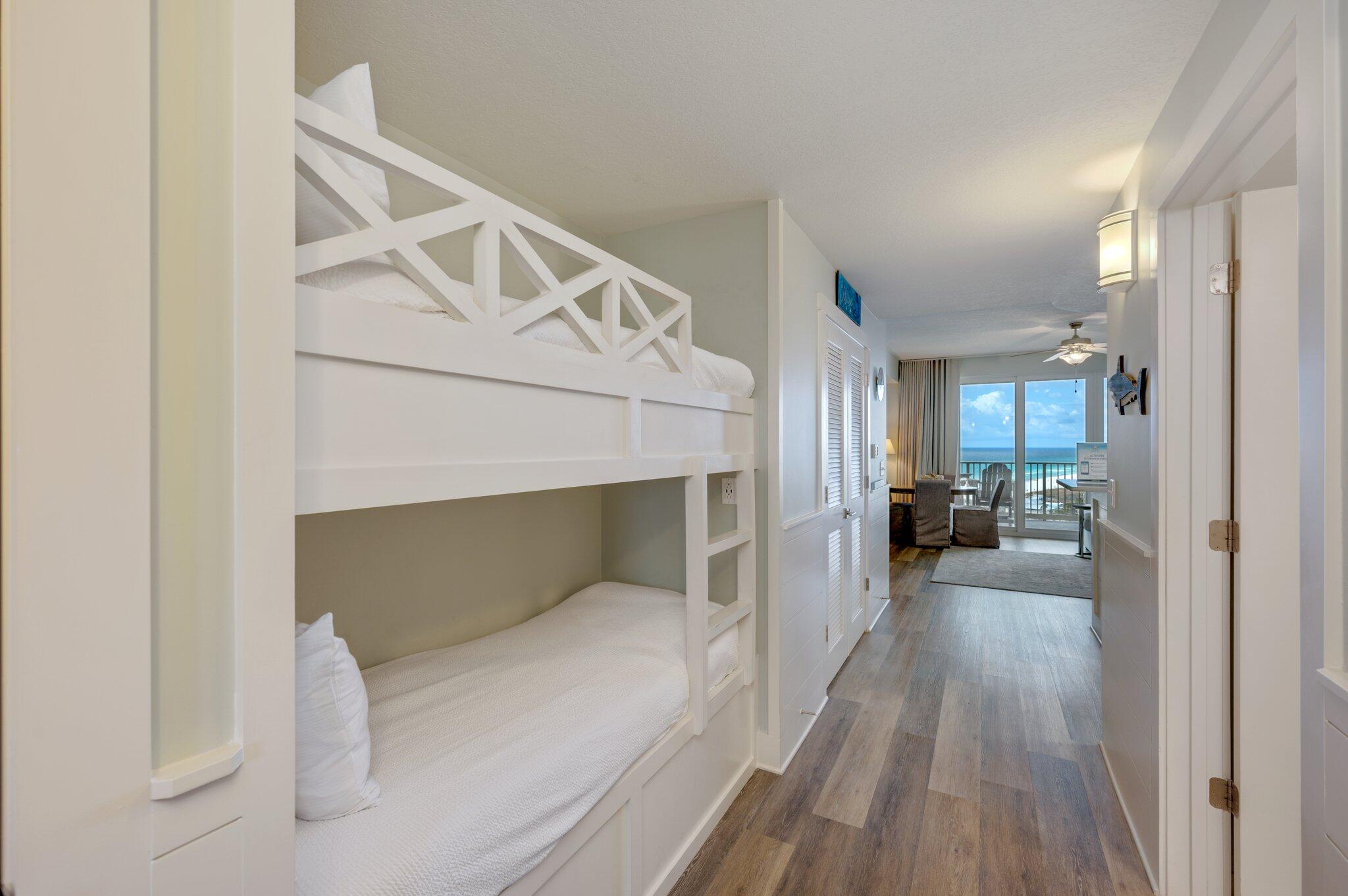 CALYPSO TOWERS III - Residential