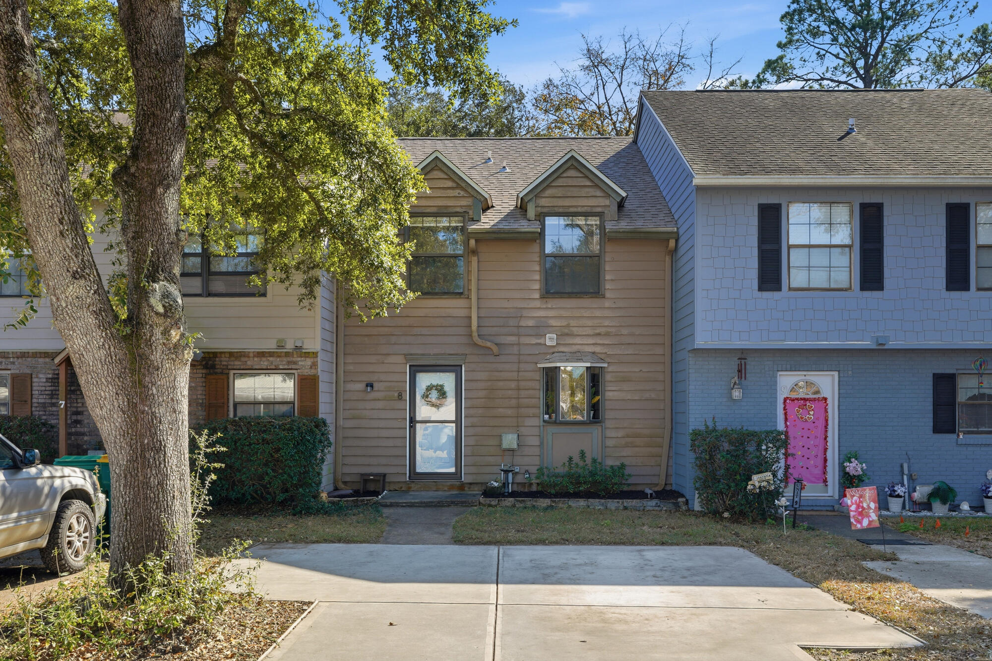 TWIN OAKS - Residential