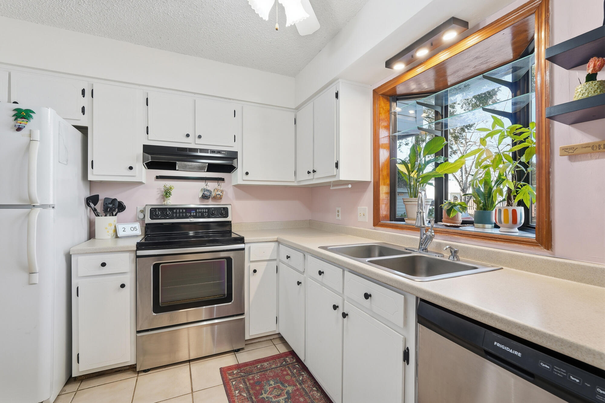 TWIN OAKS - Residential