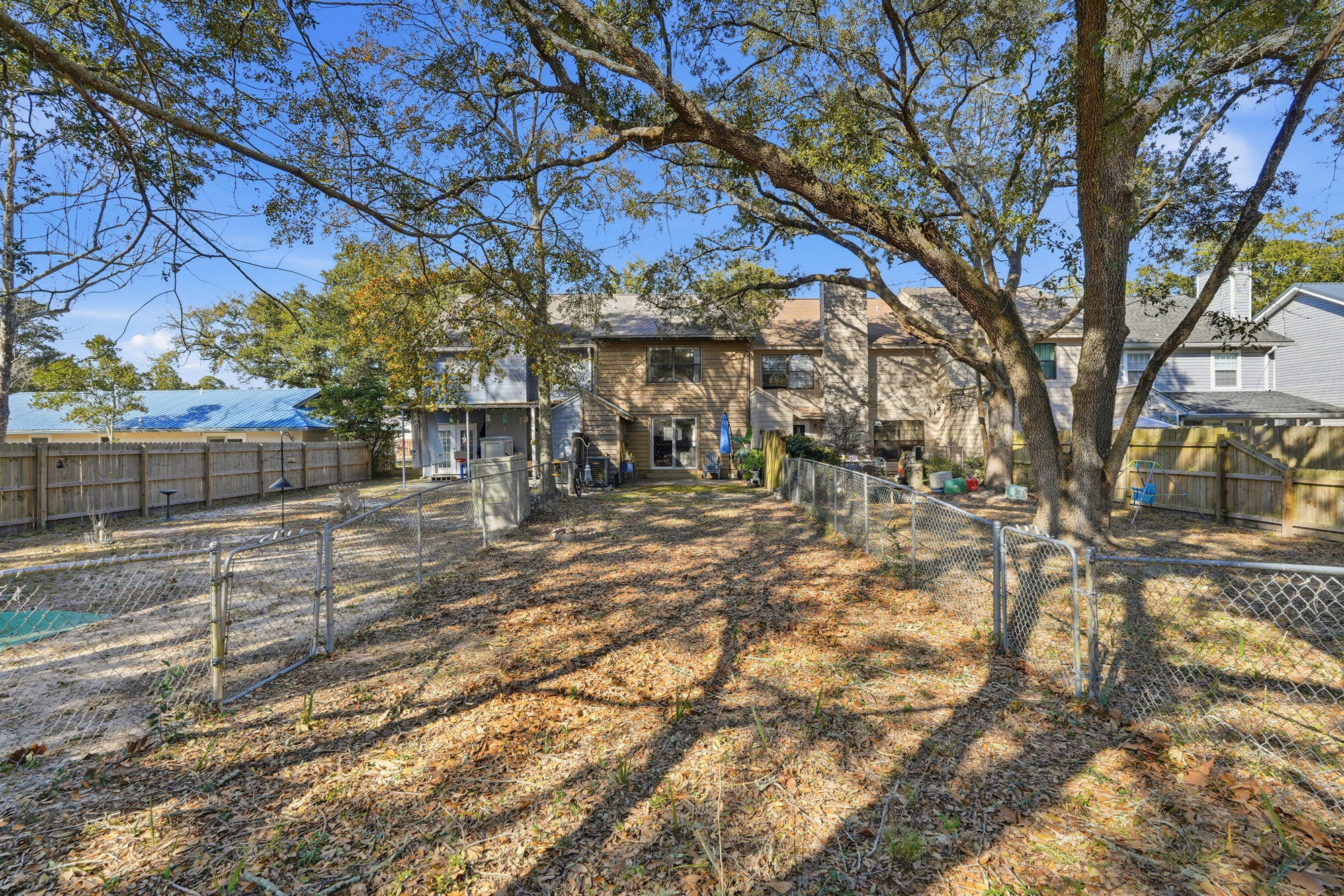 TWIN OAKS - Residential