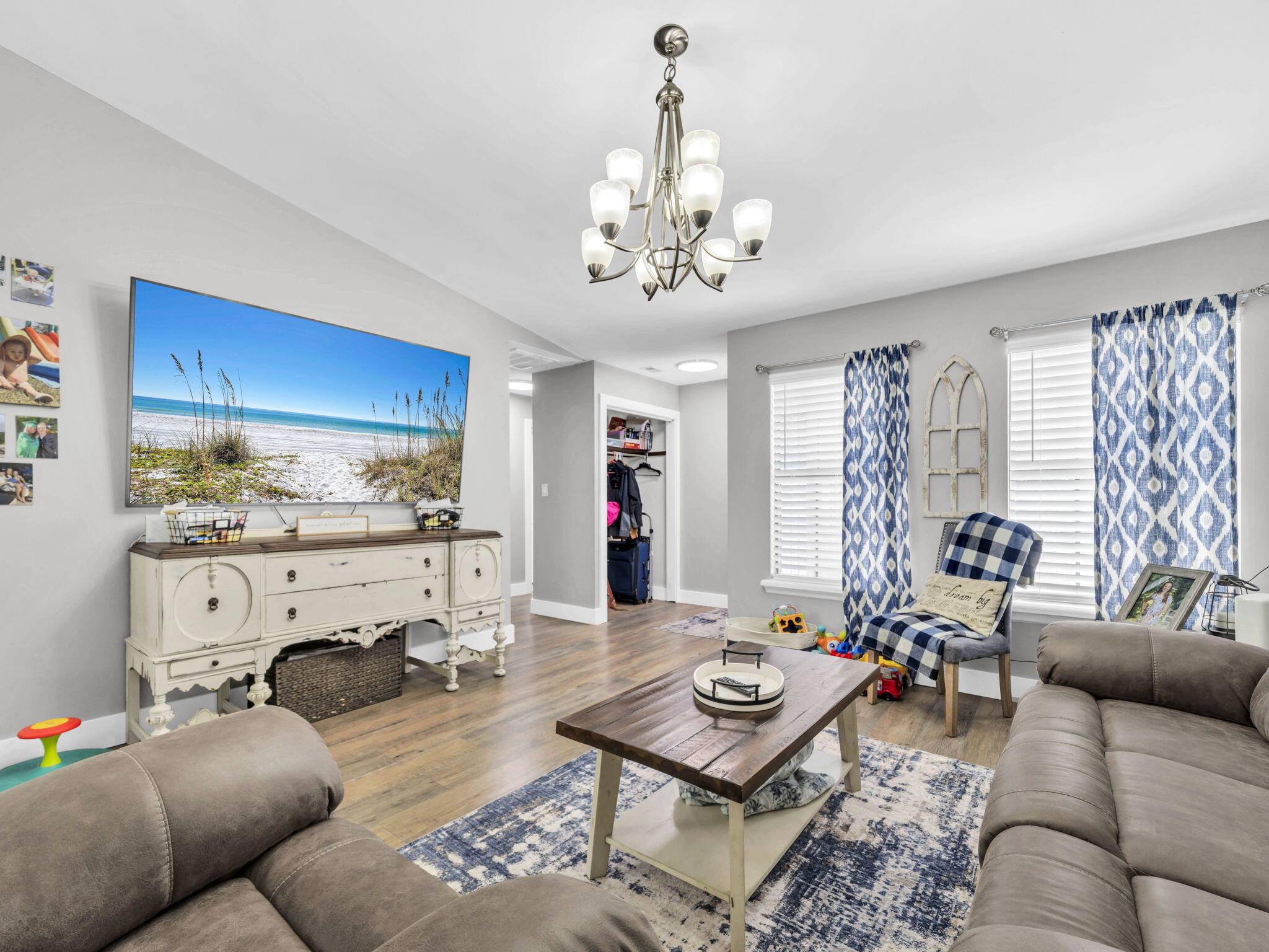 PINE MEADOWS - Residential