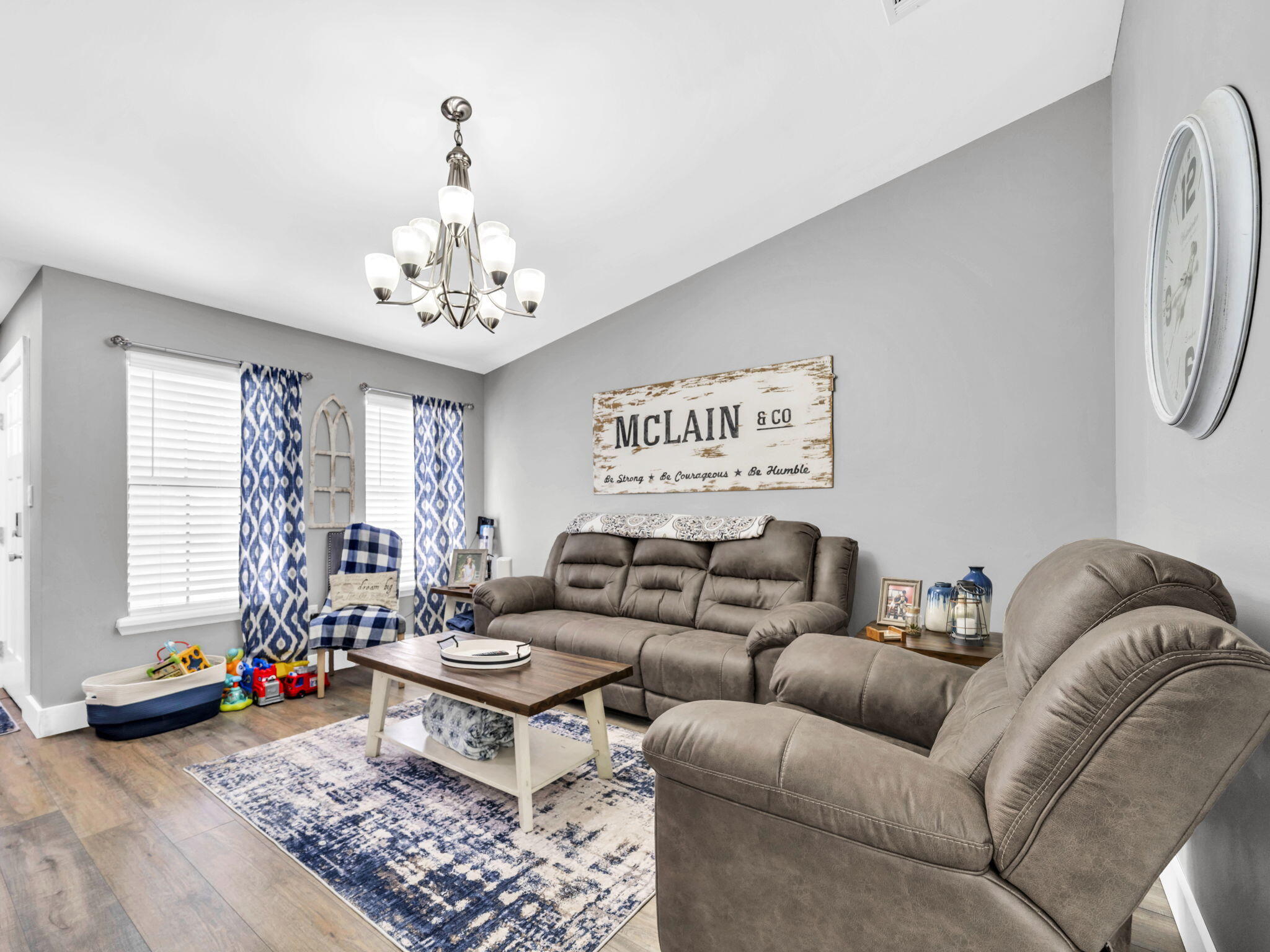 PINE MEADOWS - Residential