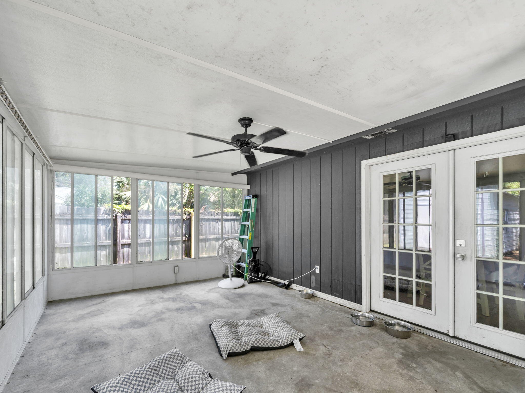PINE MEADOWS - Residential
