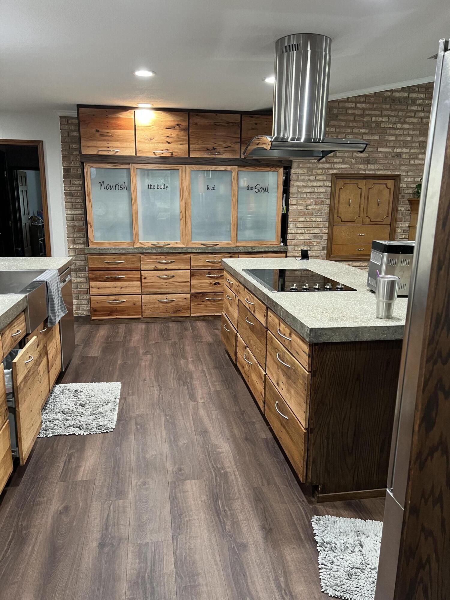 LAKE FRANCIS HOMES - Residential