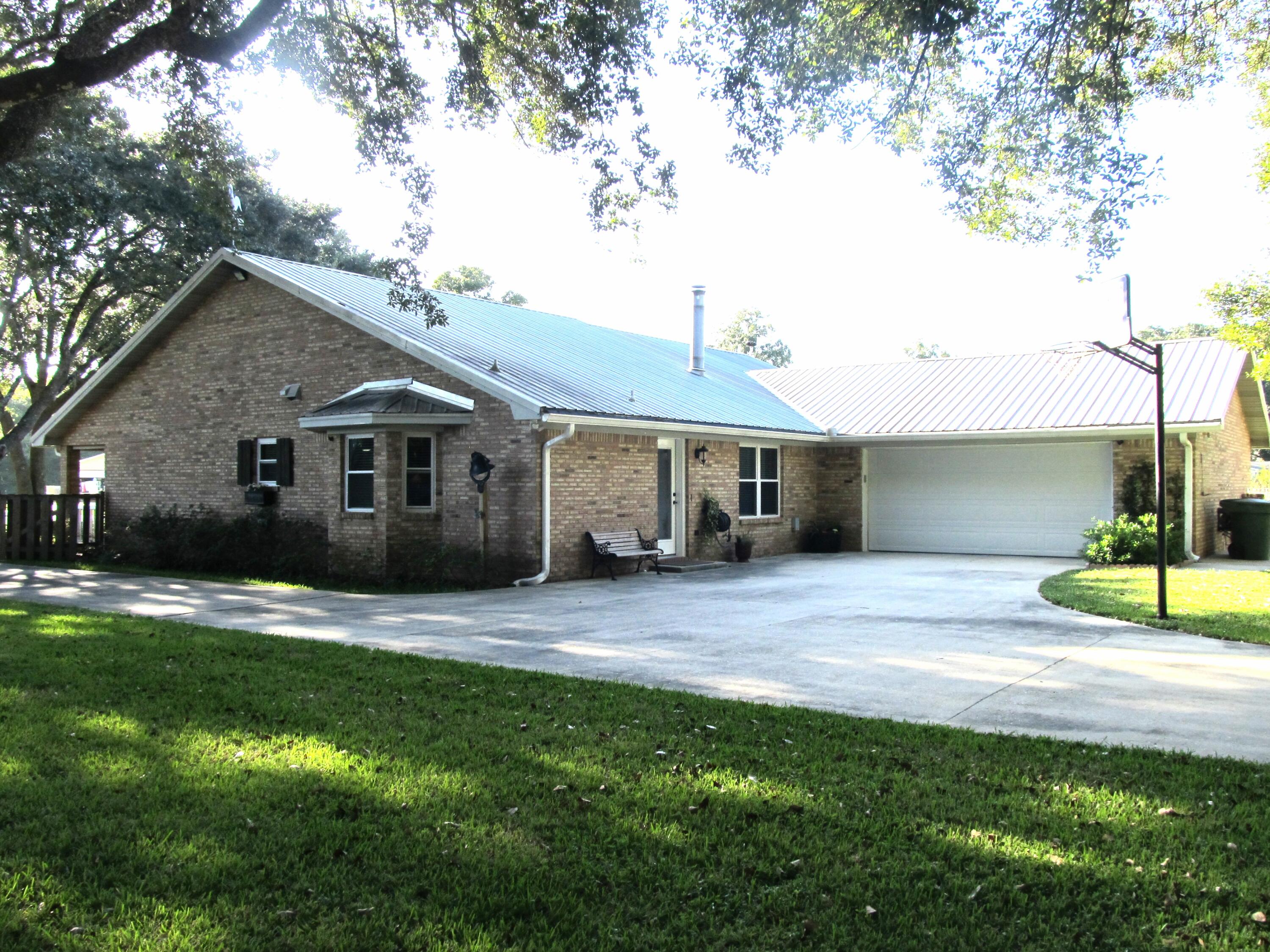 LAKE FRANCIS HOMES - Residential