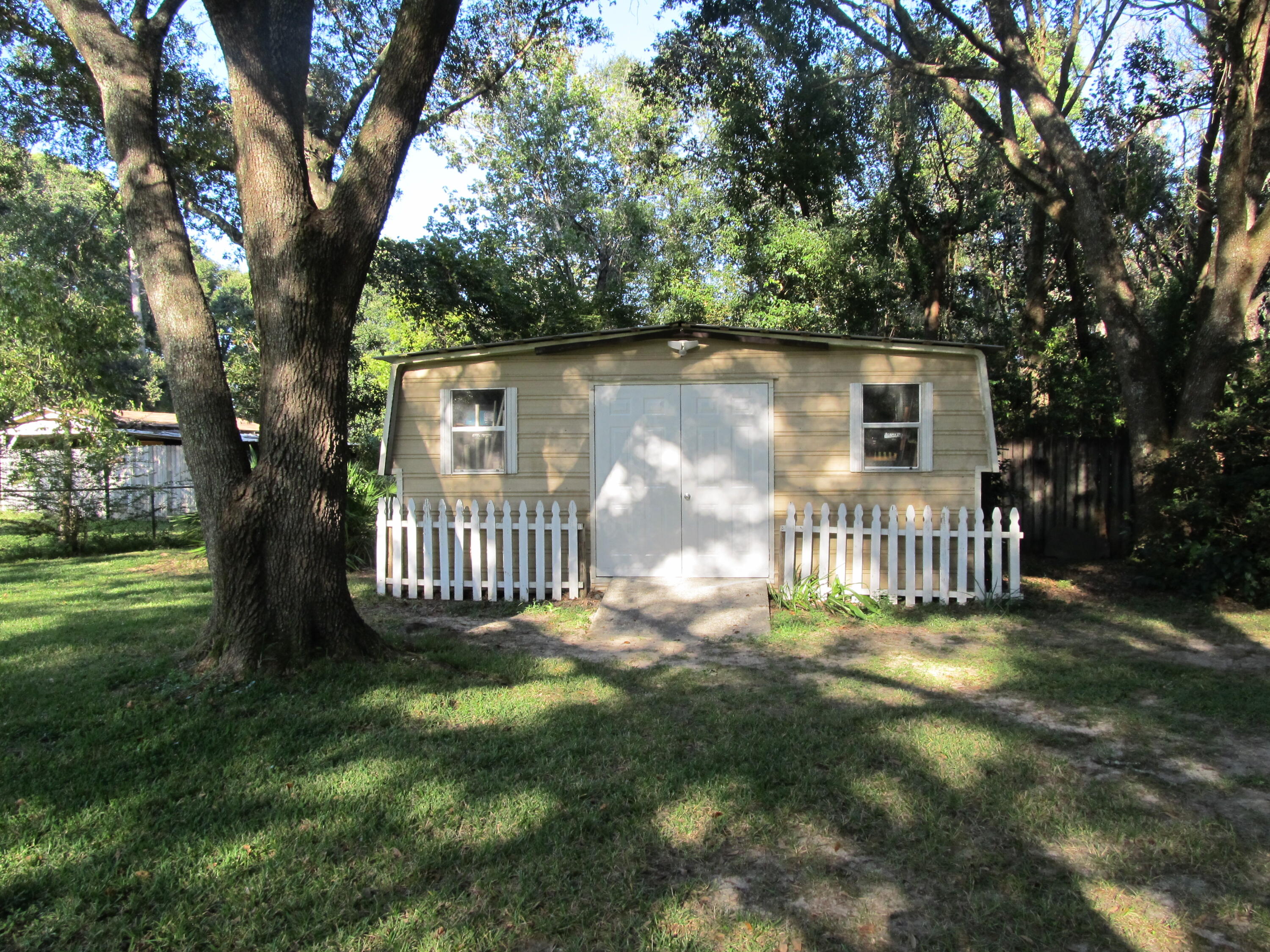 LAKE FRANCIS HOMES - Residential