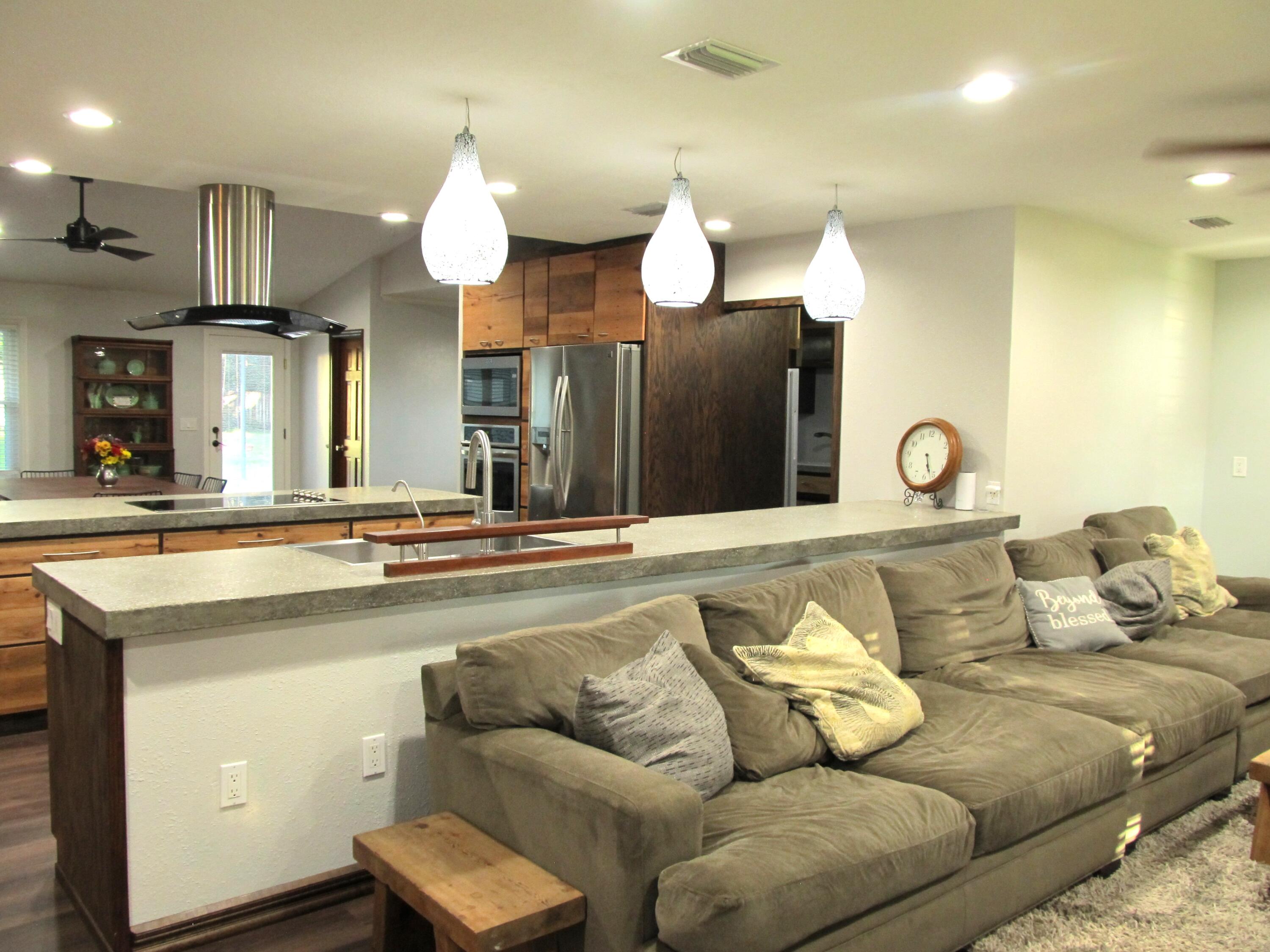 LAKE FRANCIS HOMES - Residential