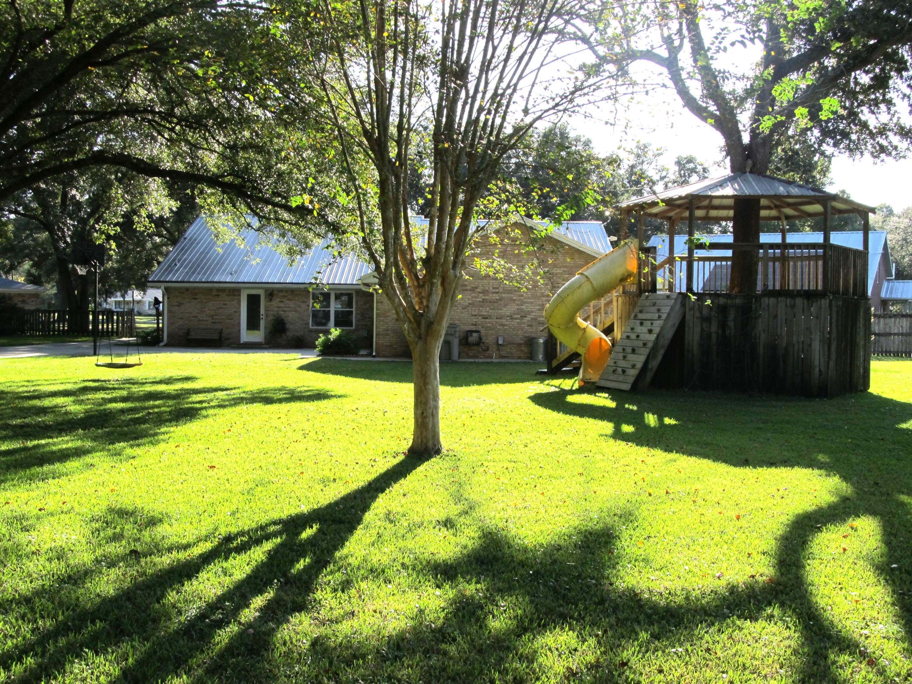 LAKE FRANCIS HOMES - Residential