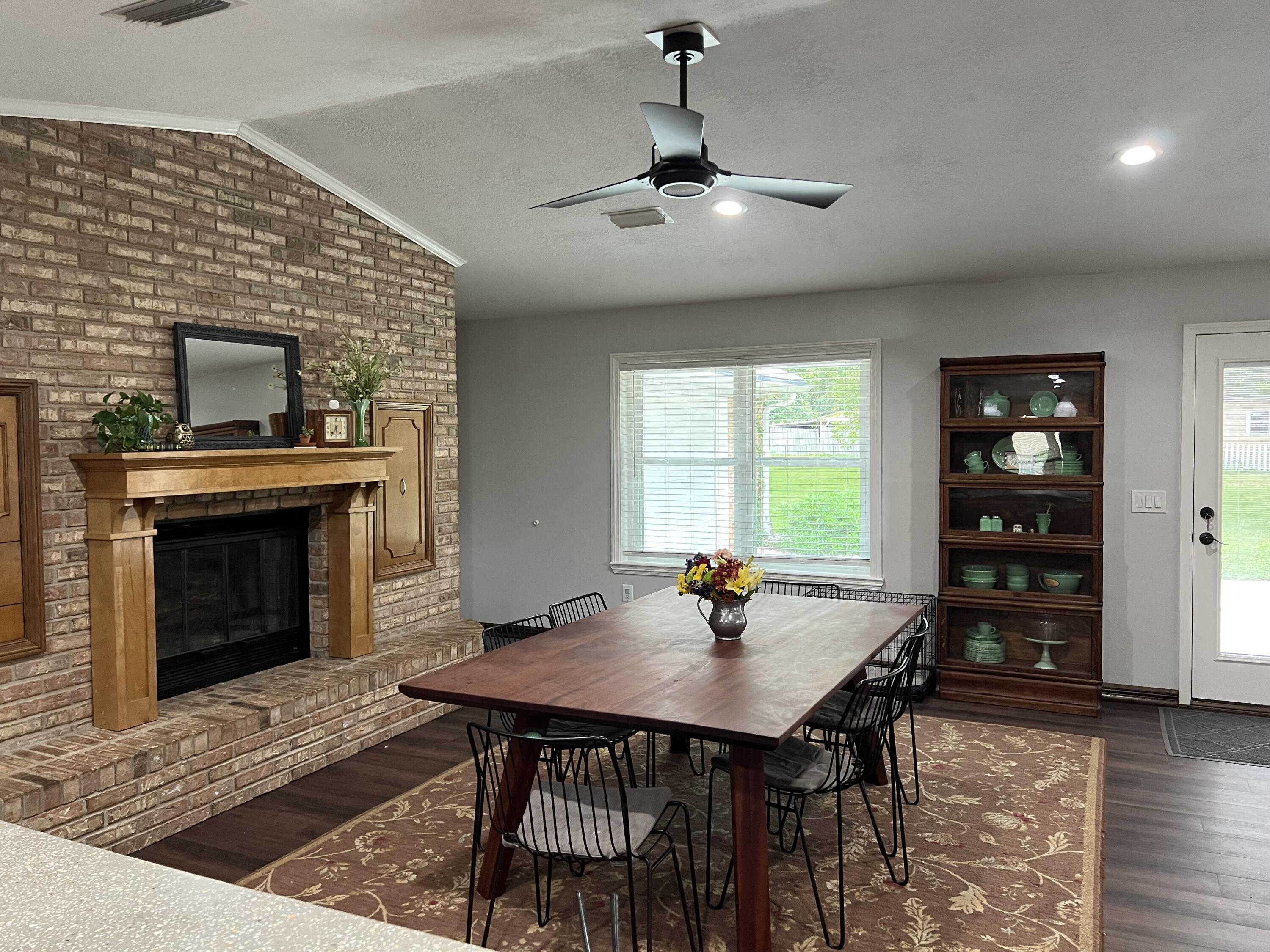 LAKE FRANCIS HOMES - Residential