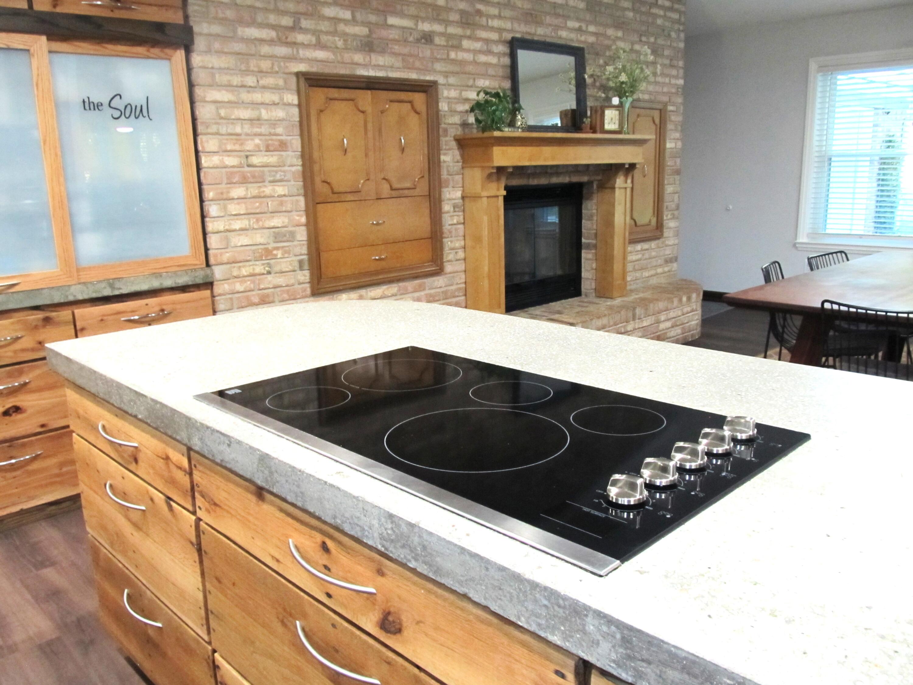 LAKE FRANCIS HOMES - Residential