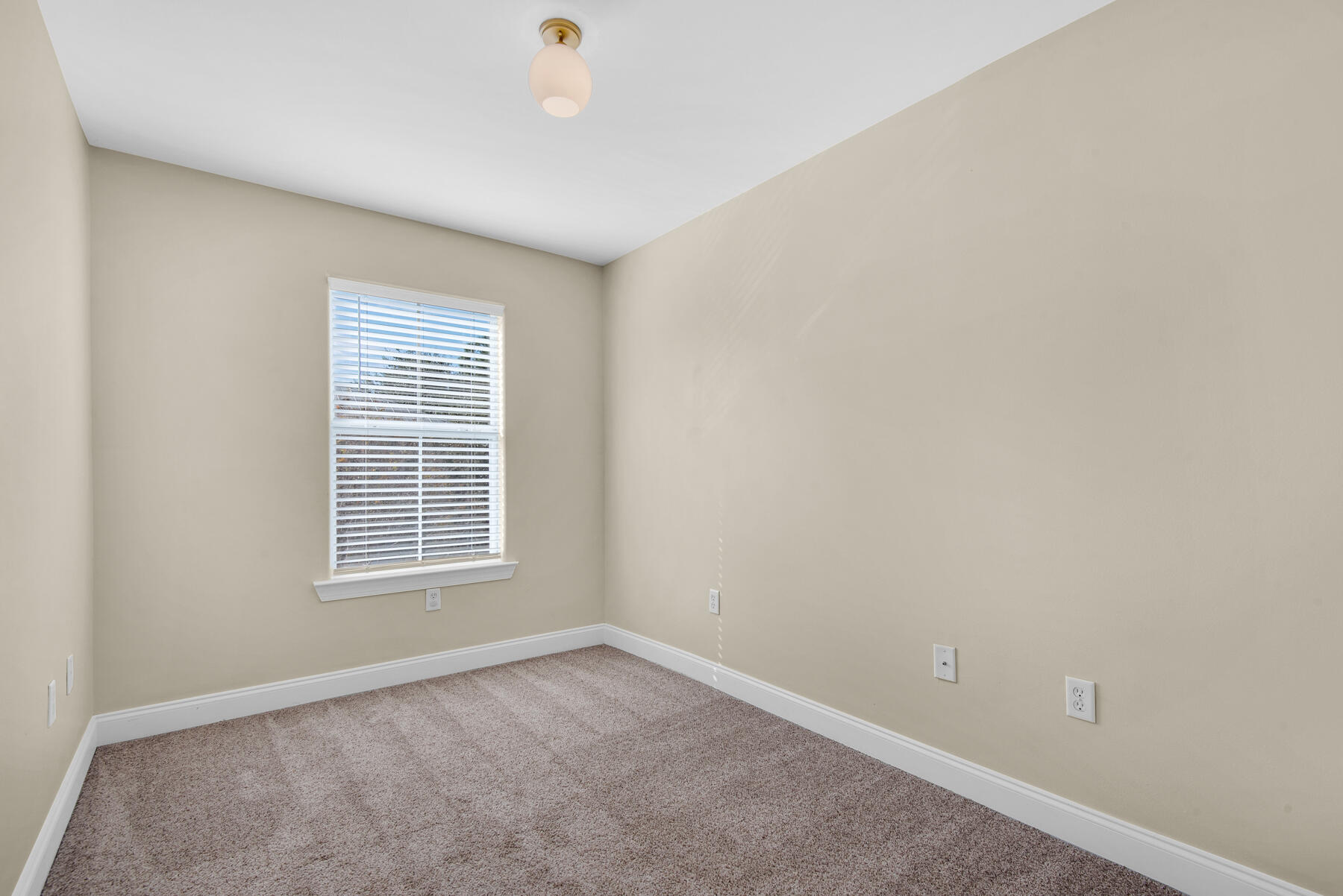 OLD BAY T/H - Residential Lease