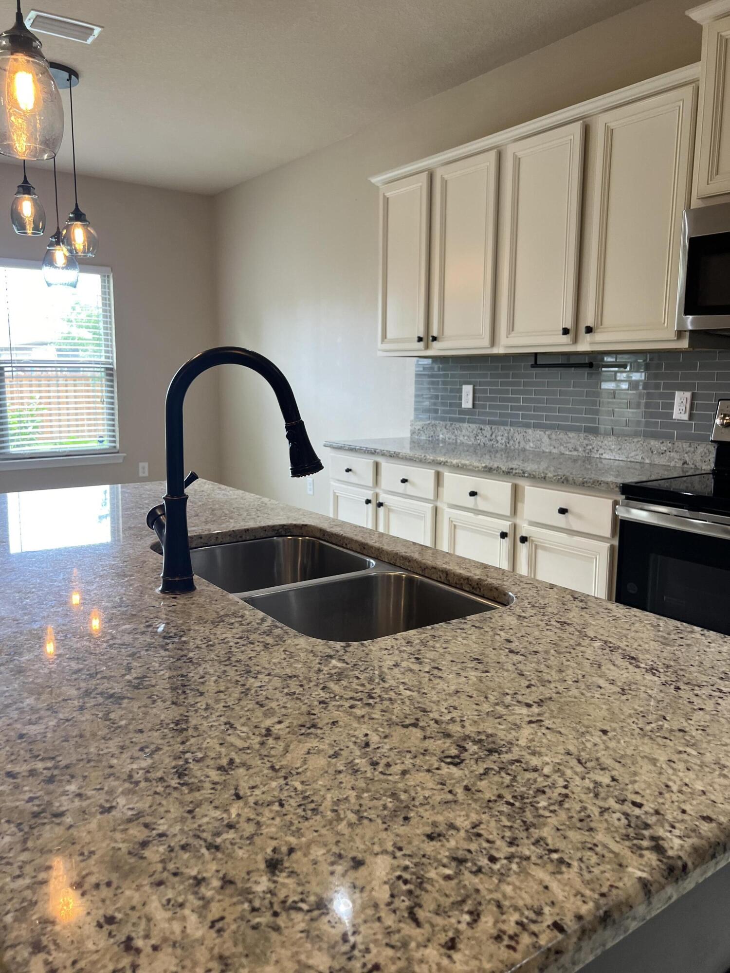 Redstone Commons - Residential Lease