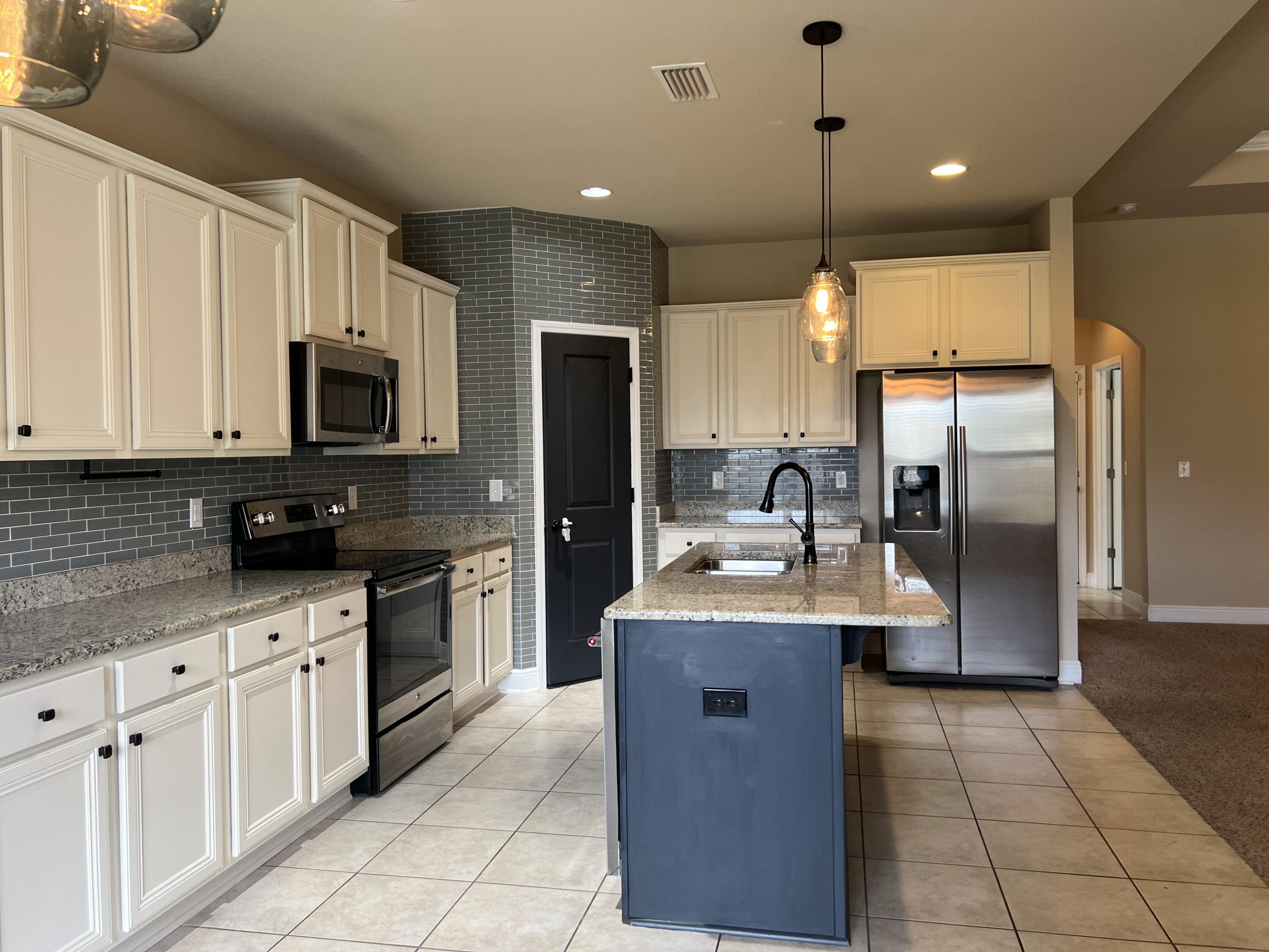 Redstone Commons - Residential Lease