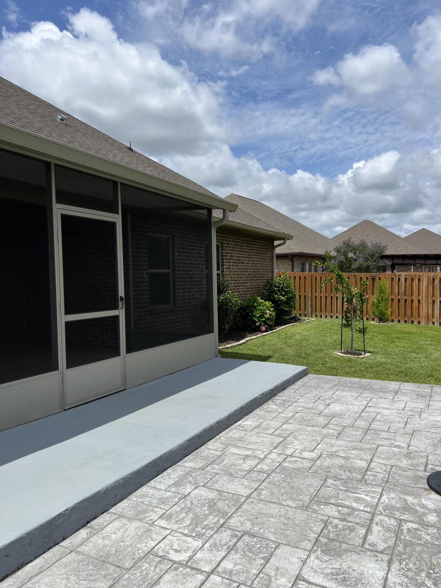 Redstone Commons - Residential Lease