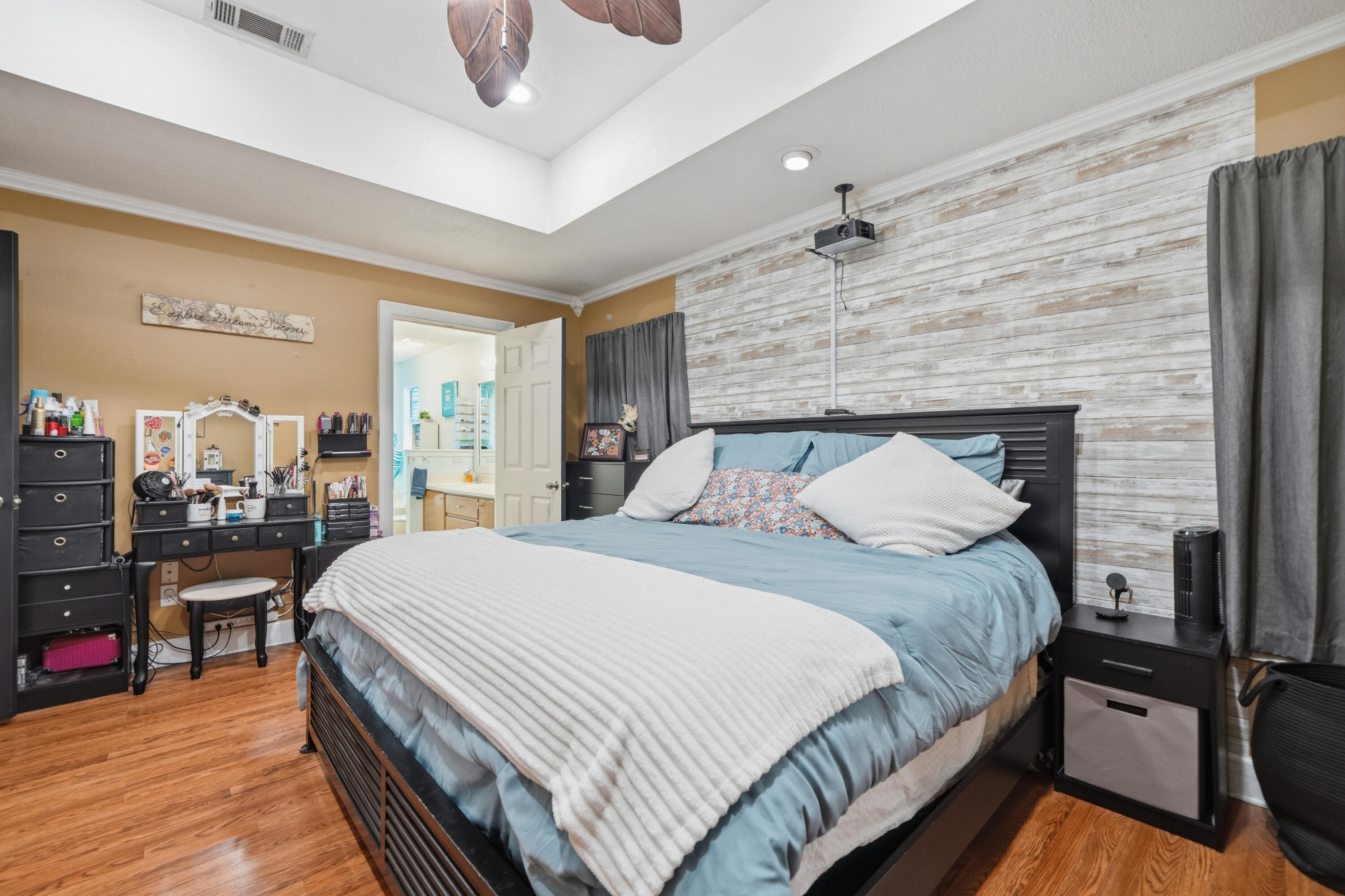 EMERALD ESTATES - Residential