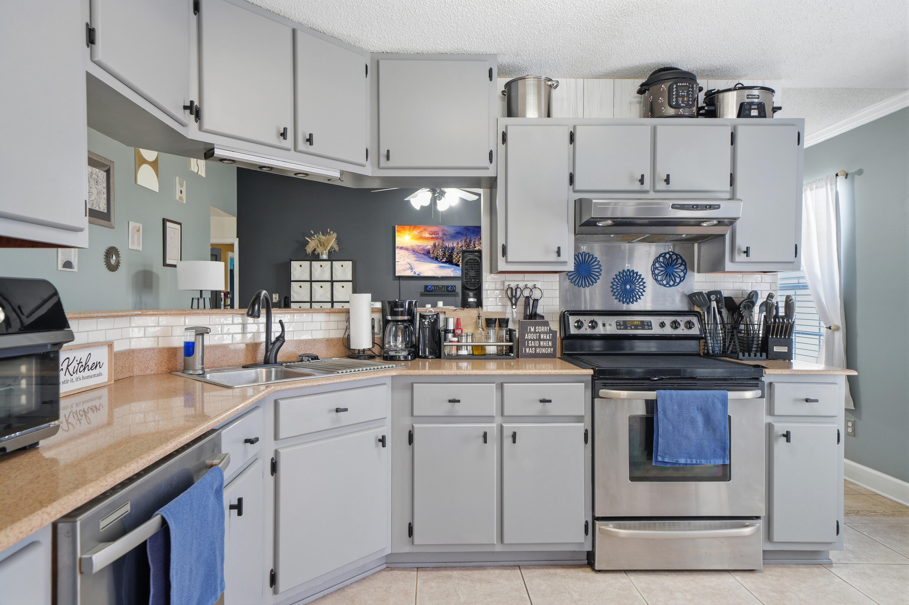 EMERALD ESTATES - Residential