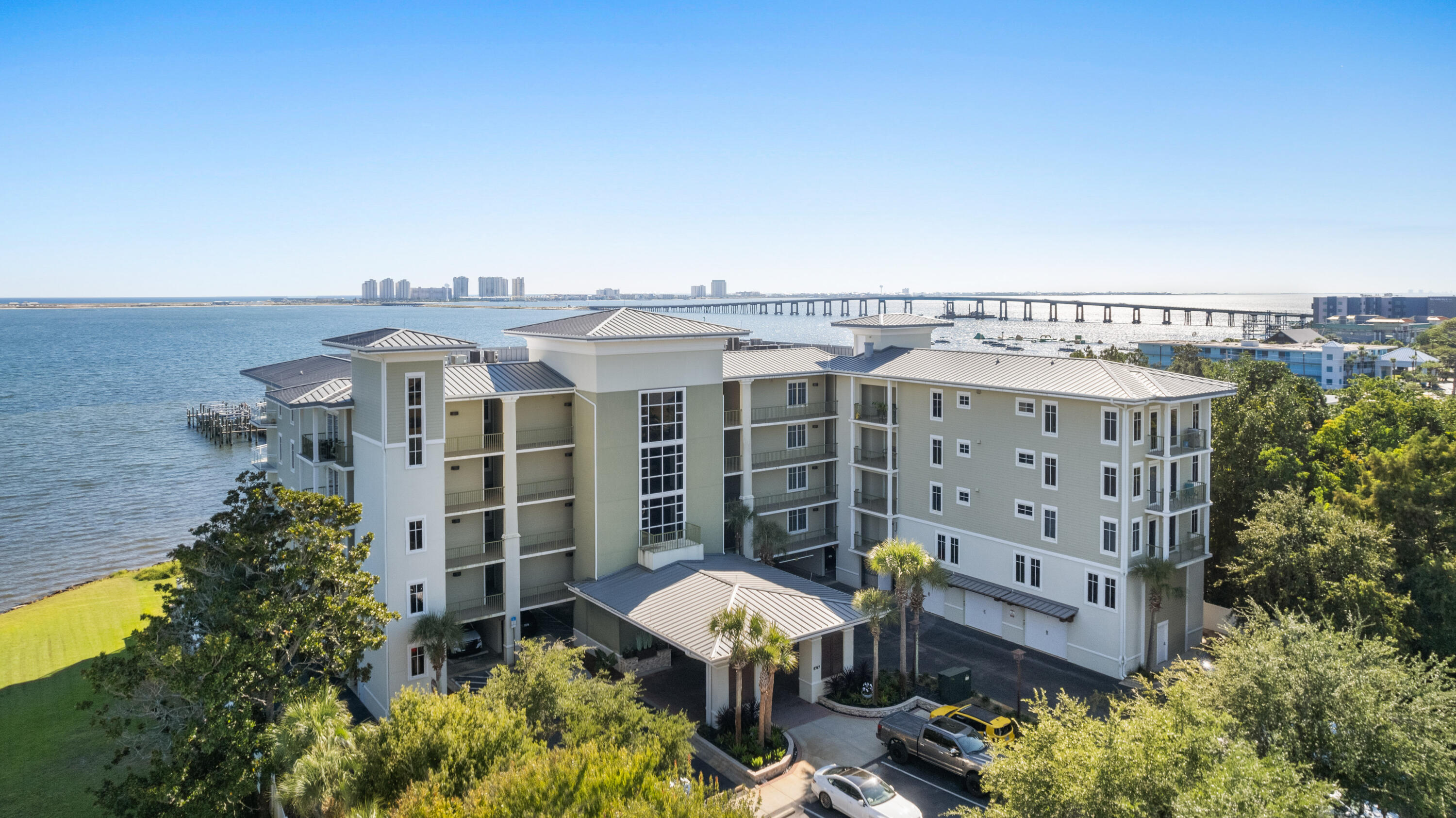 PIER 23 - Residential