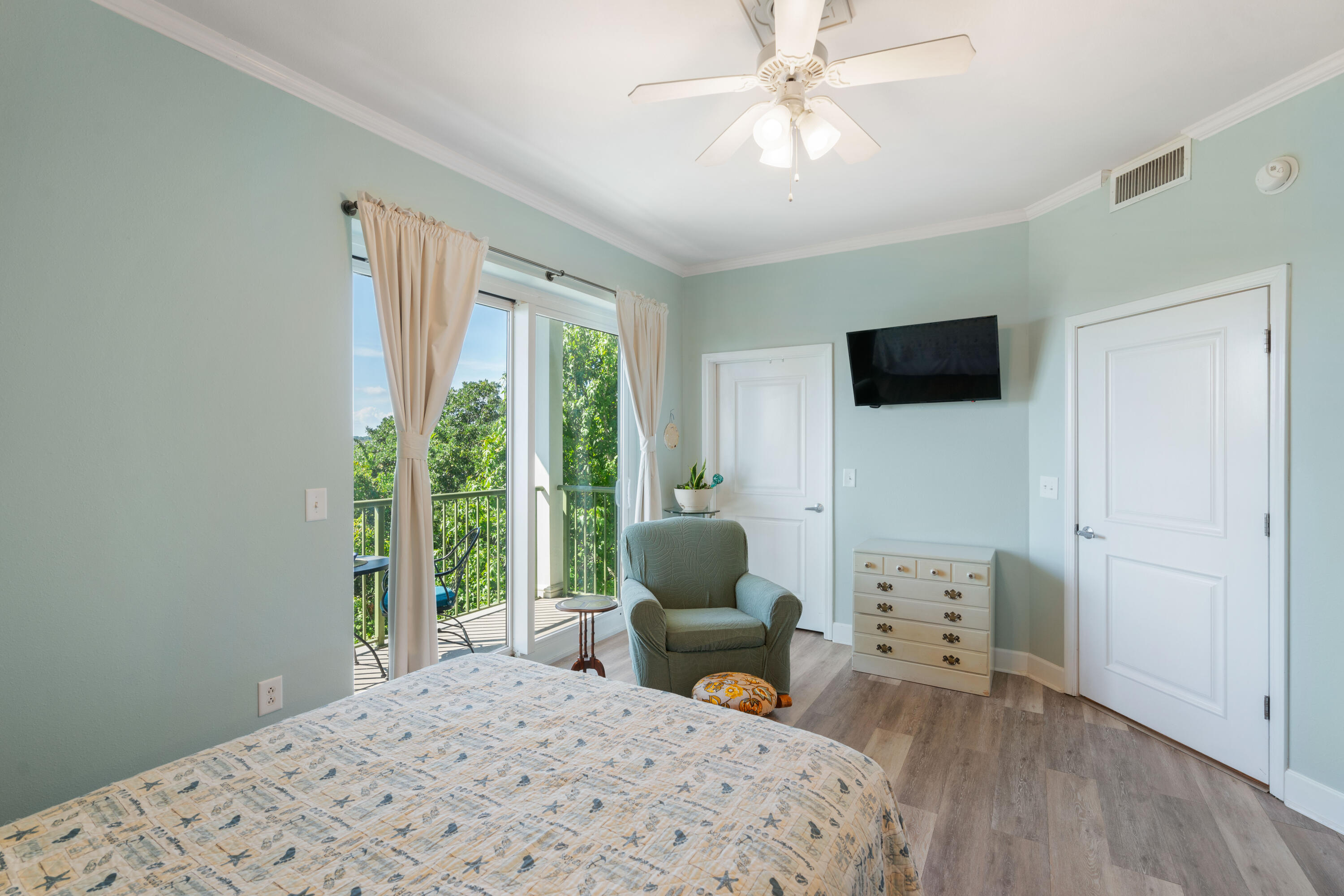PIER 23 - Residential