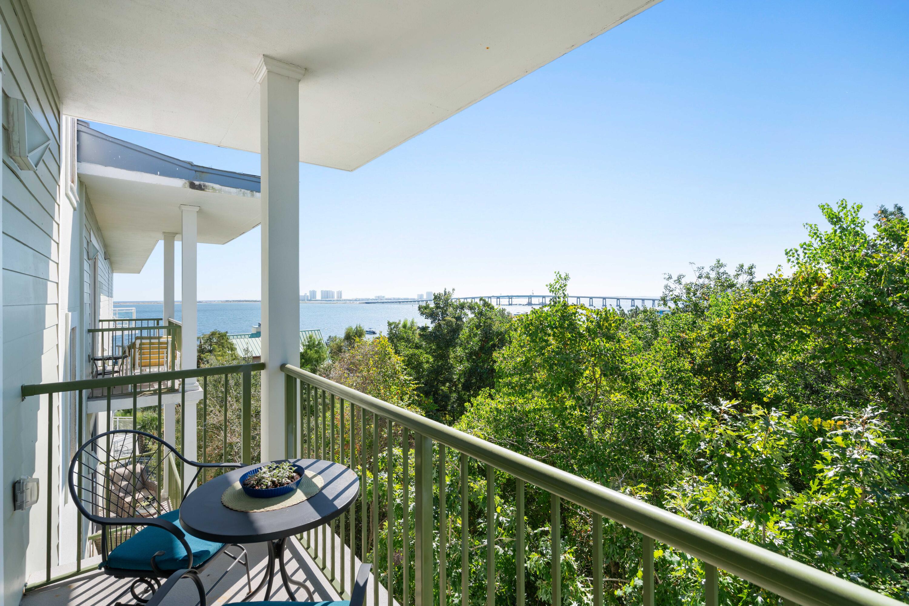 PIER 23 - Residential