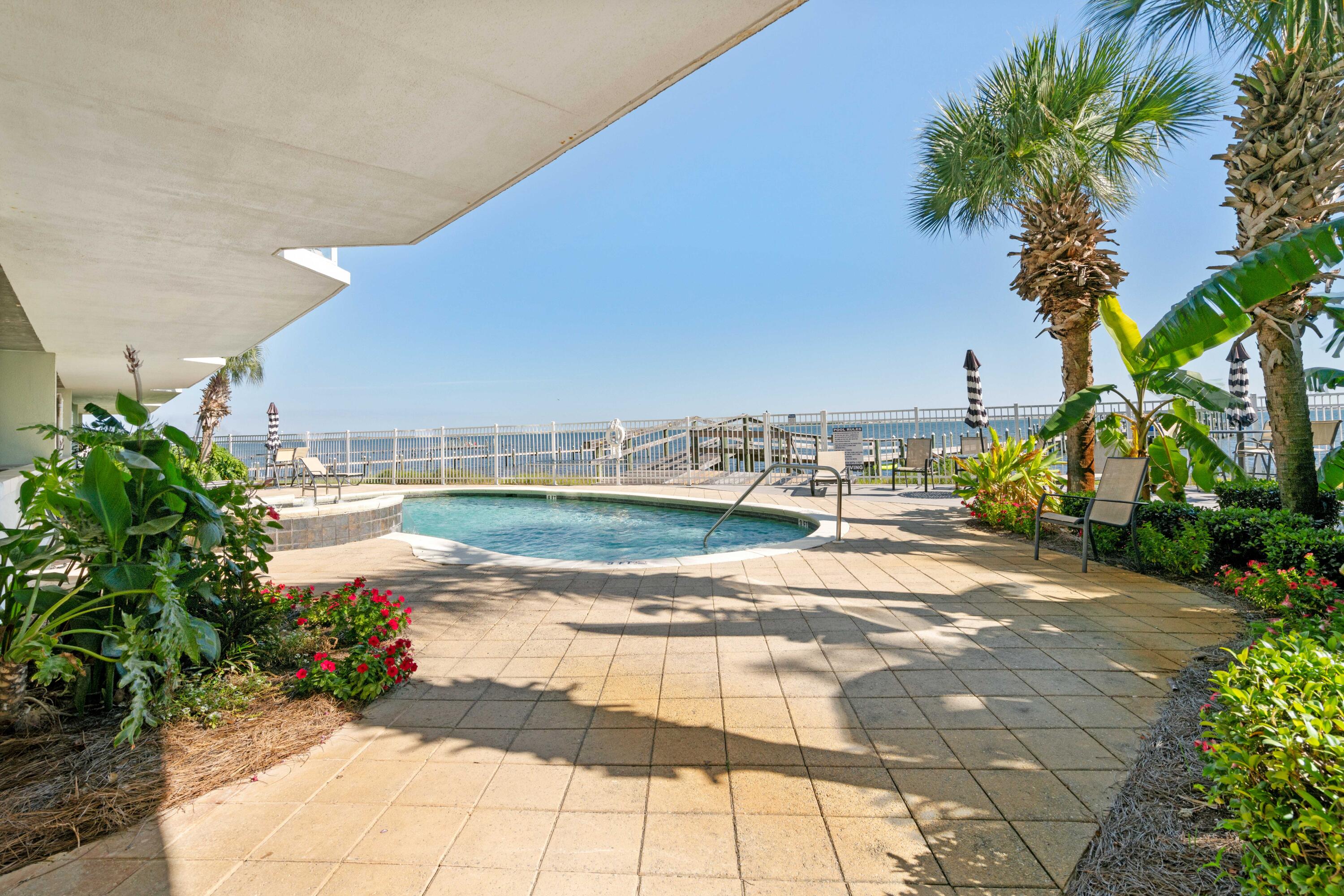 PIER 23 - Residential