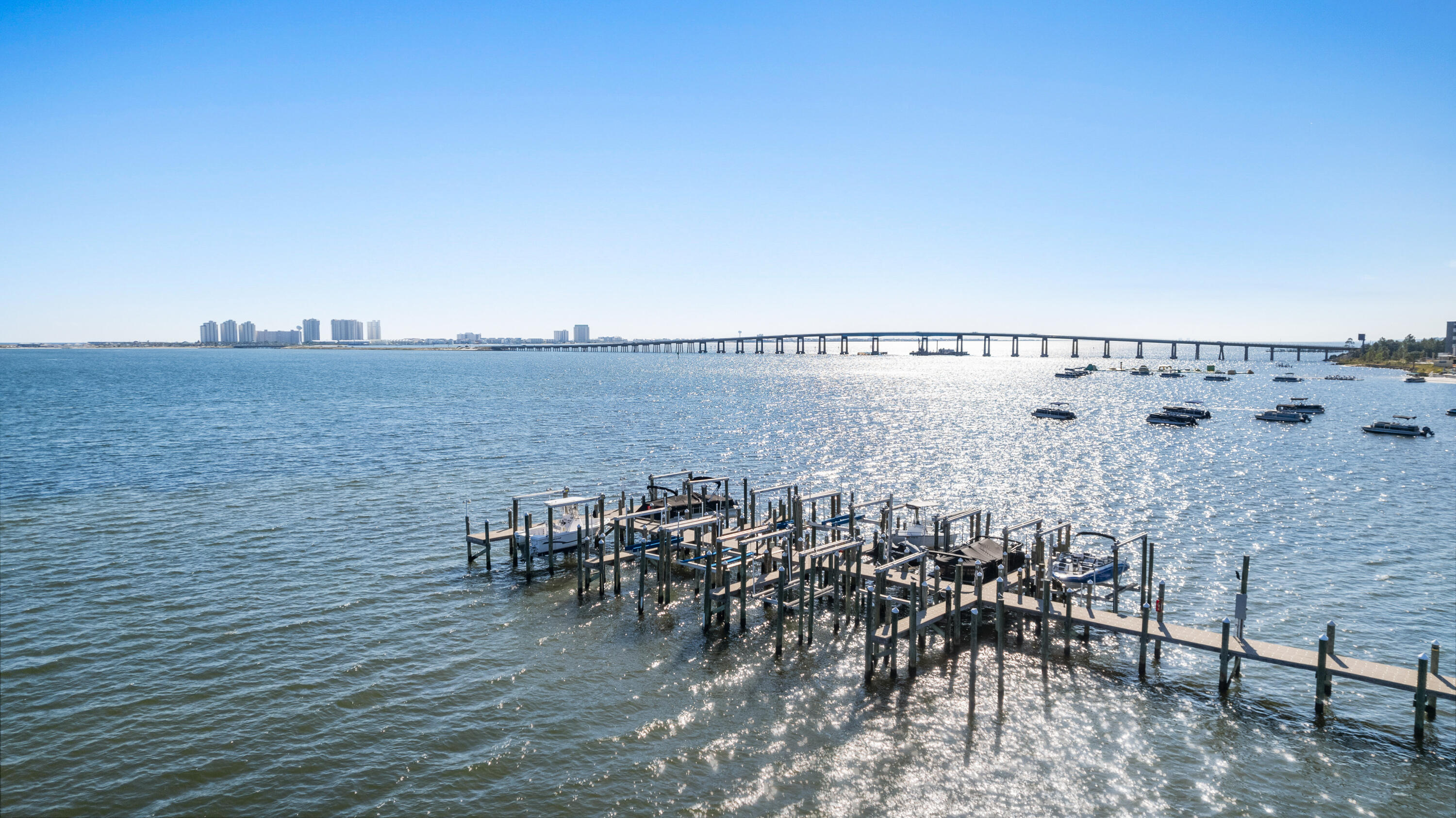 PIER 23 - Residential