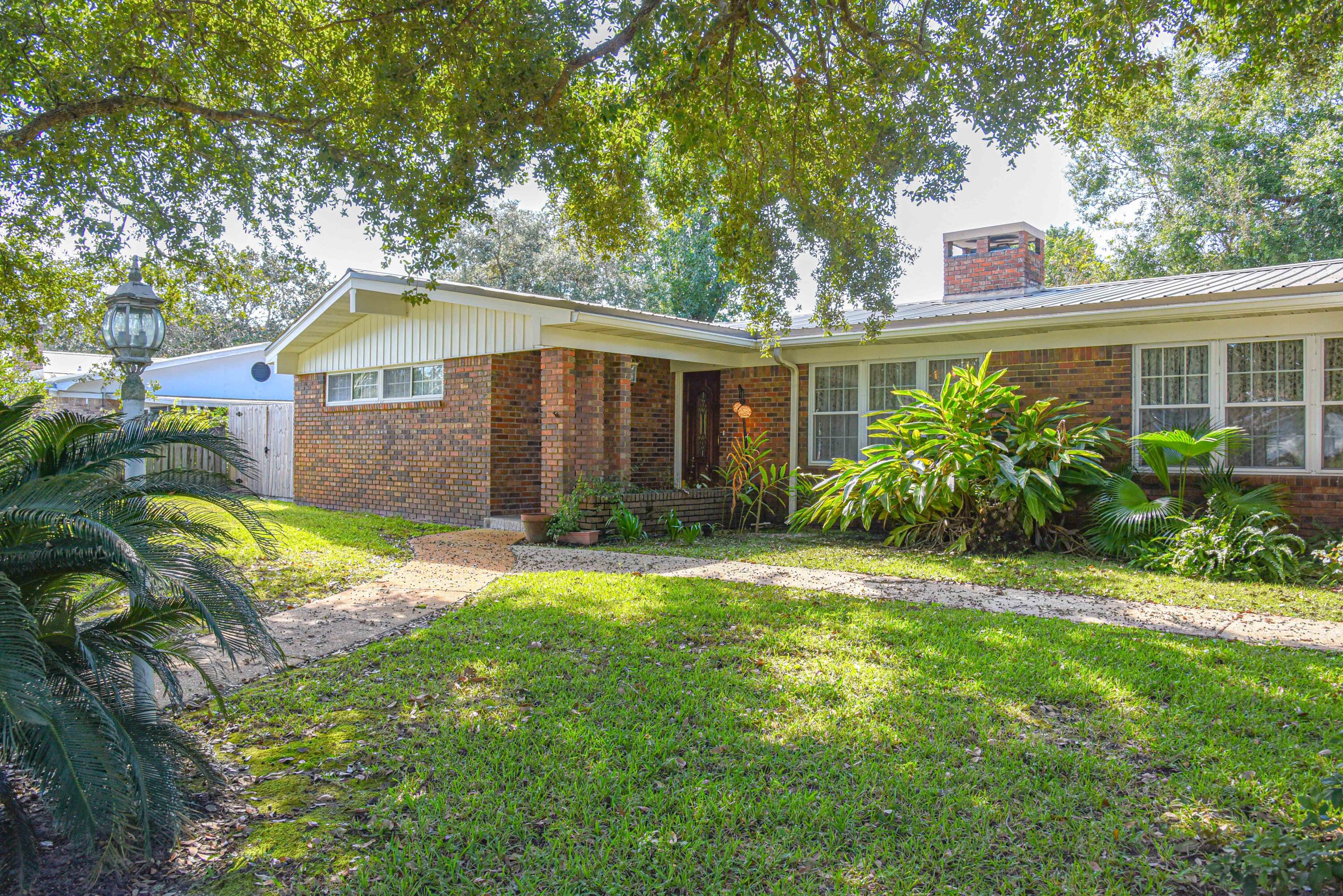 BAYOU WOODS 2ND ADDN - Residential