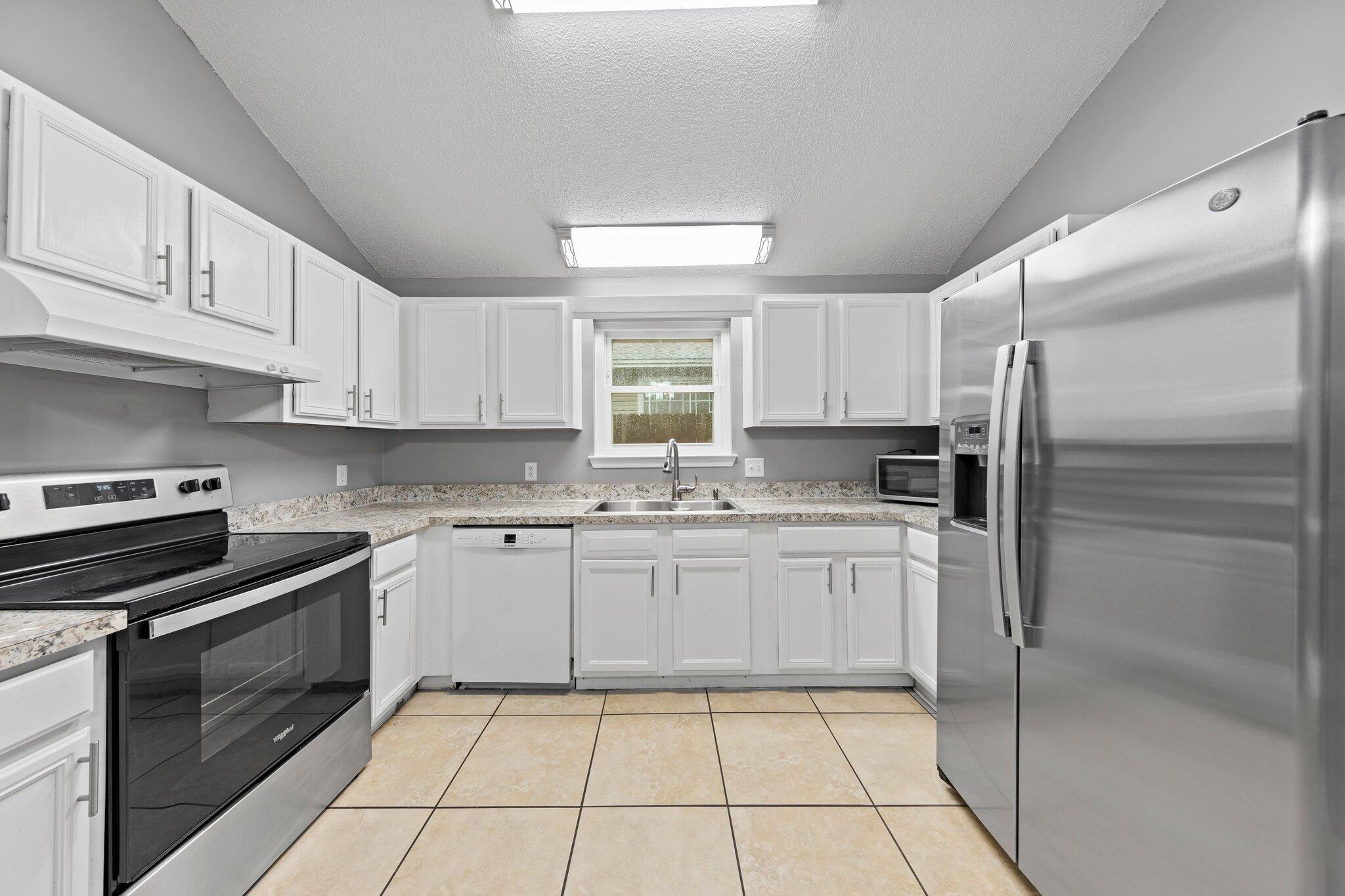 PALM ESTATES UNIT 2 - Residential