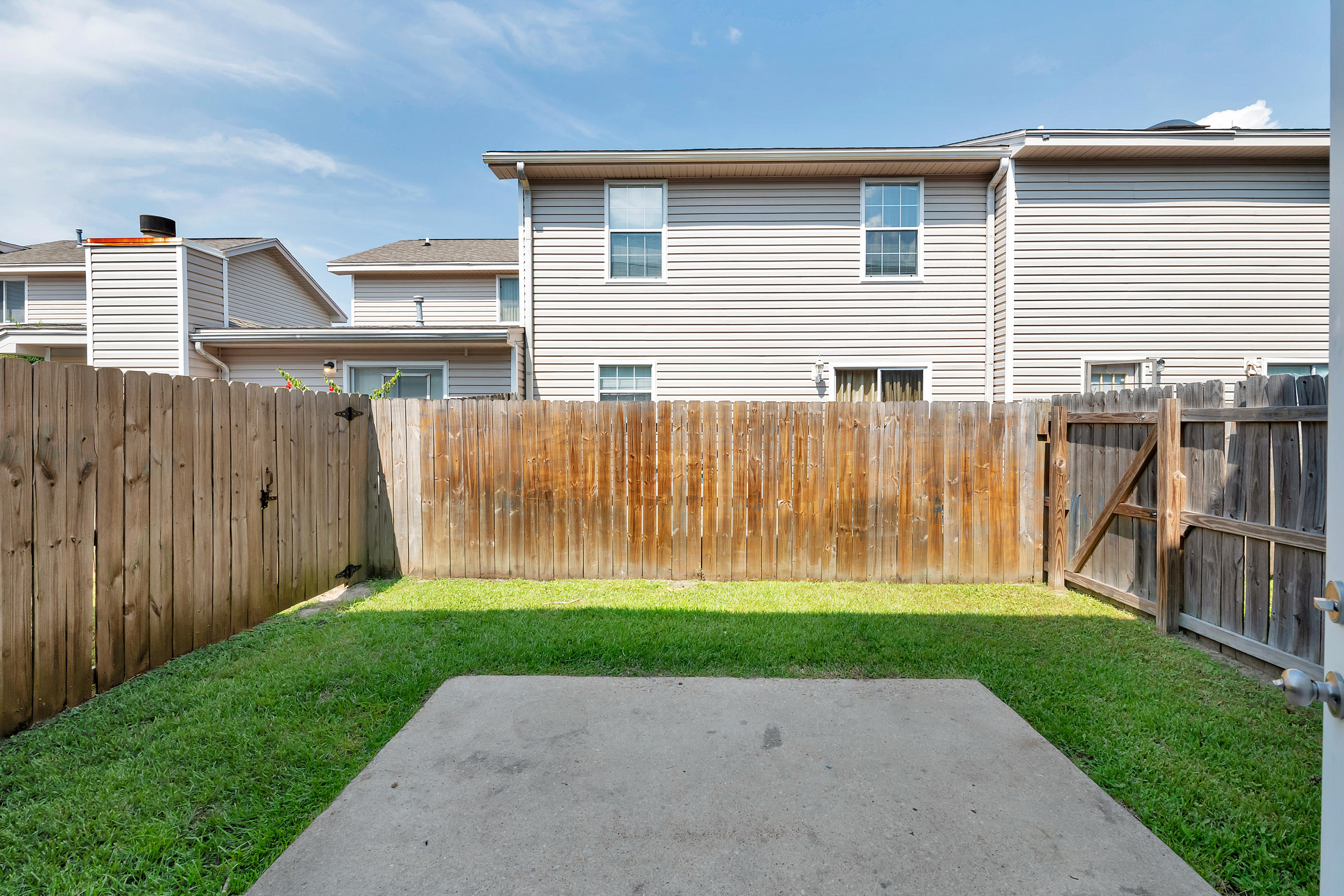 SAVANNAH HEIGHTS - Residential Lease