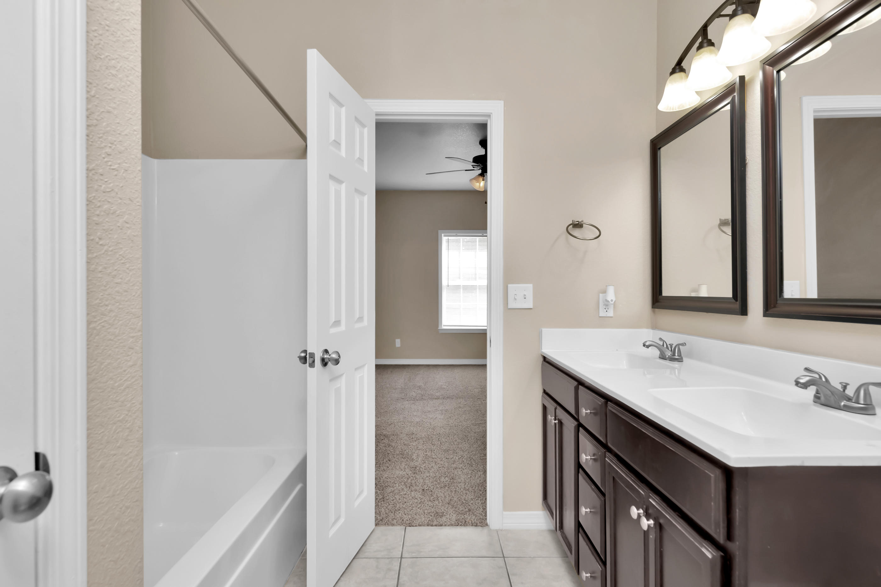 SAVANNAH HEIGHTS - Residential Lease