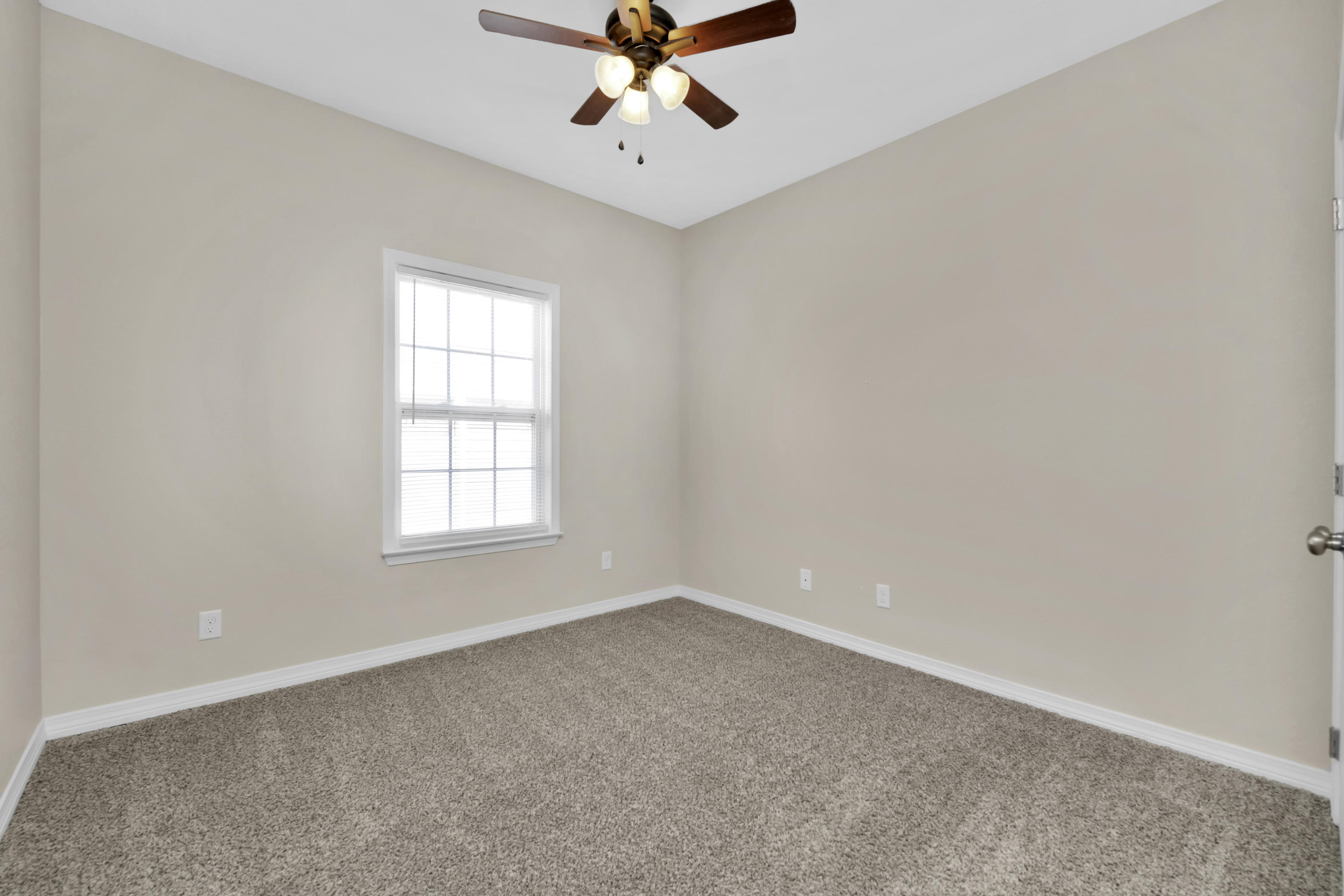 SAVANNAH HEIGHTS - Residential Lease