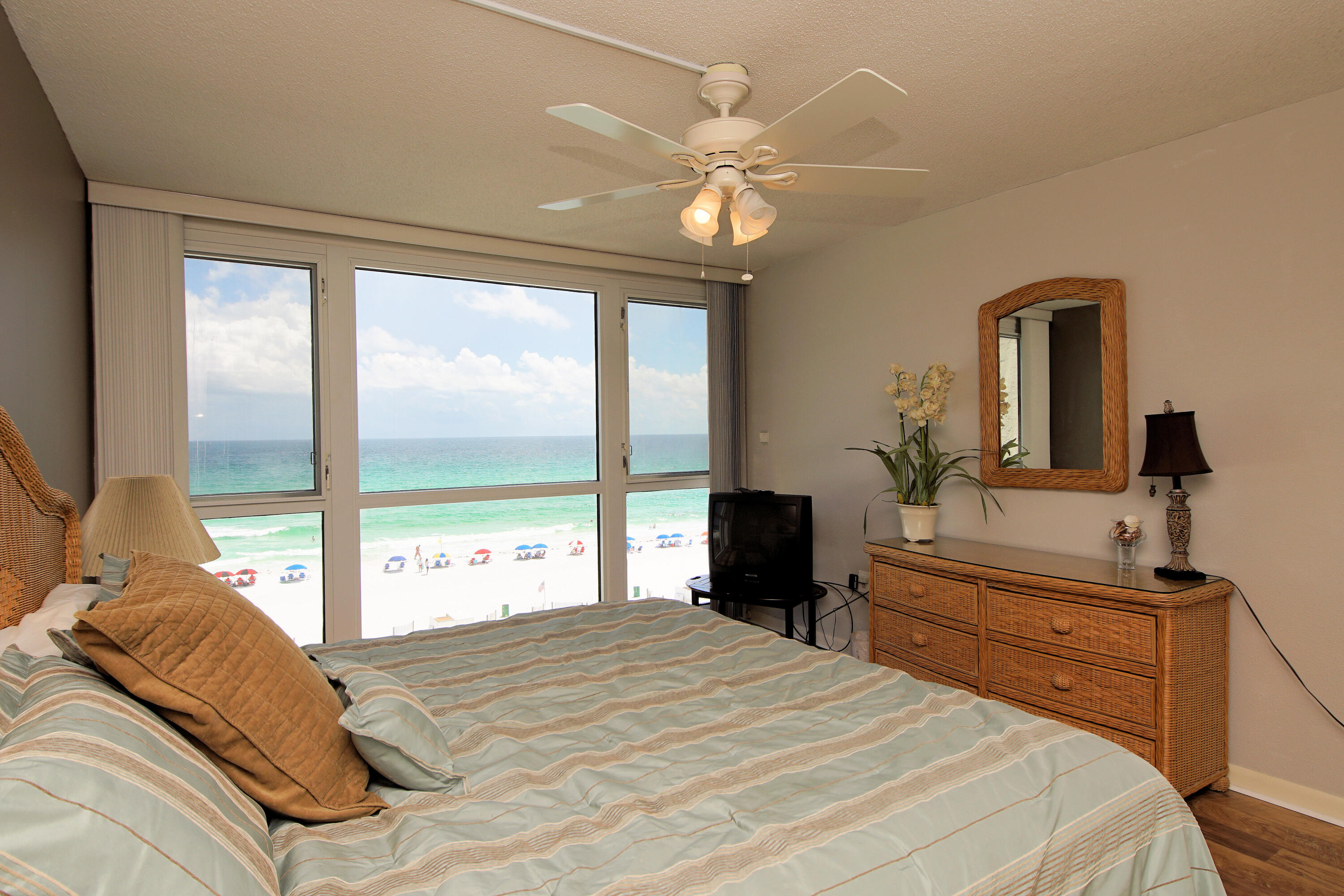 THE GRAND MARINER - Residential