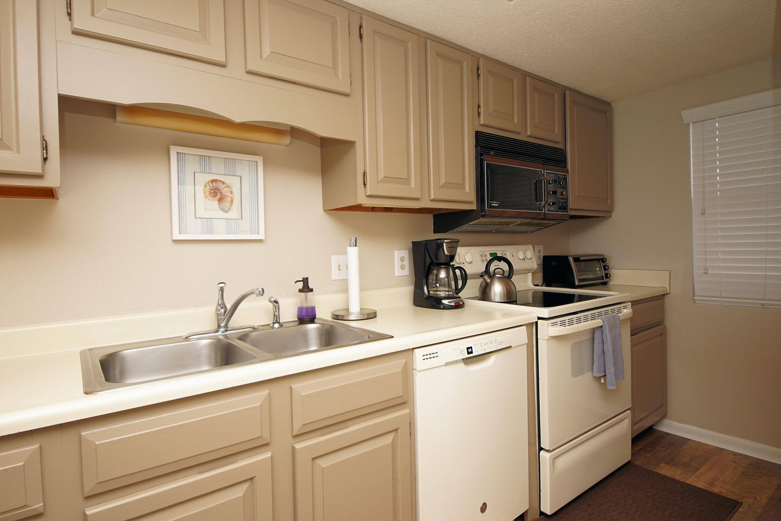 THE GRAND MARINER - Residential