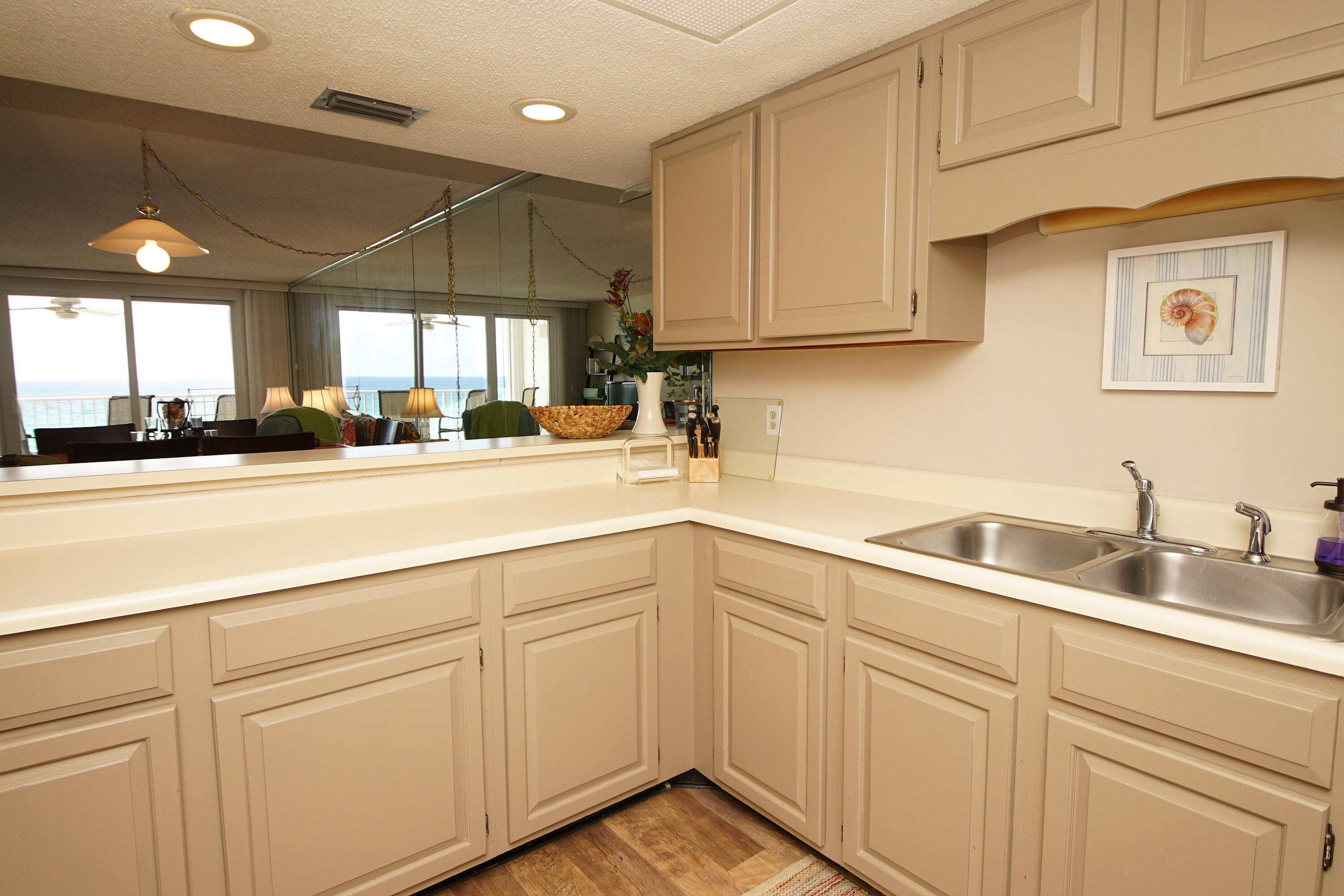 THE GRAND MARINER - Residential