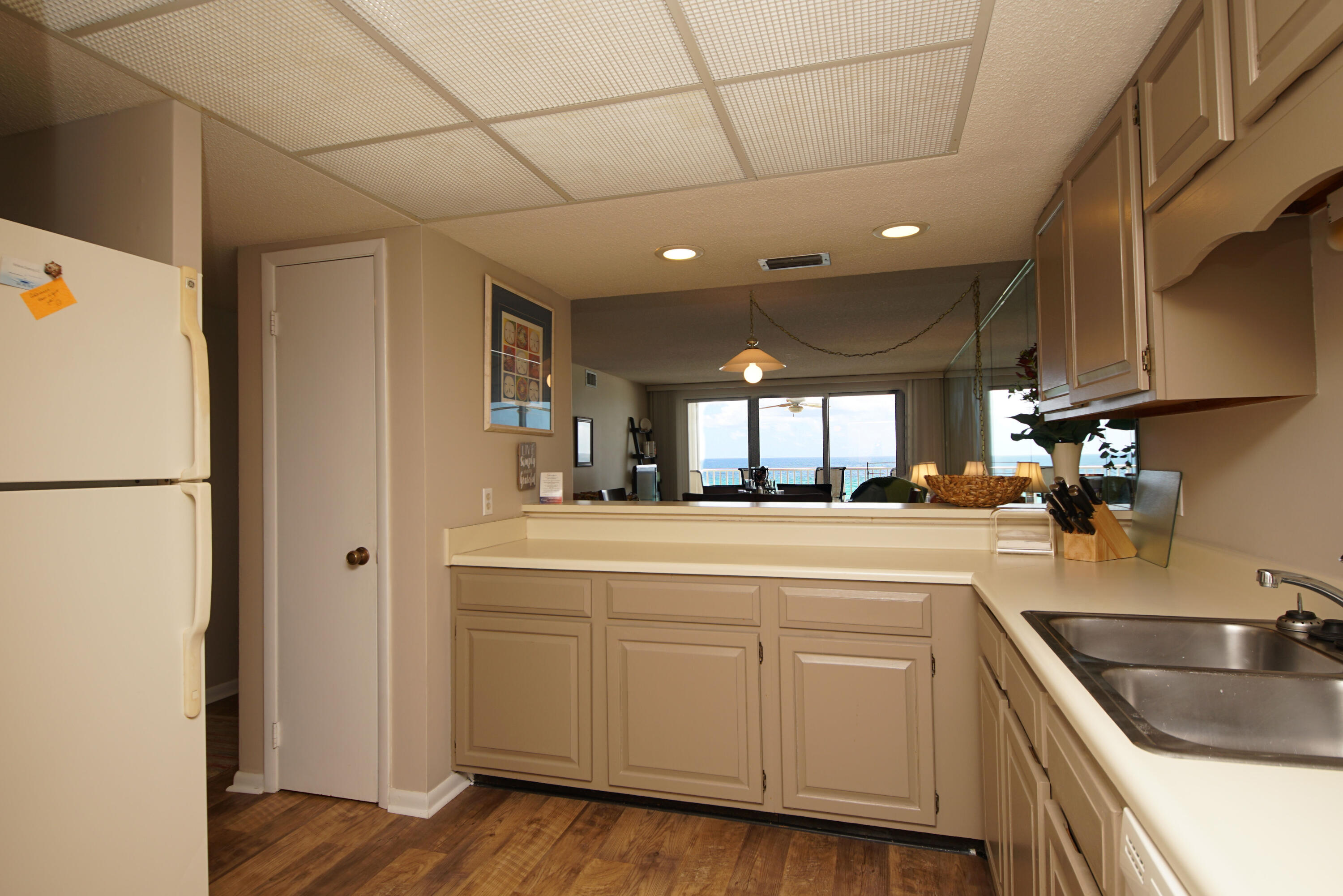 THE GRAND MARINER - Residential