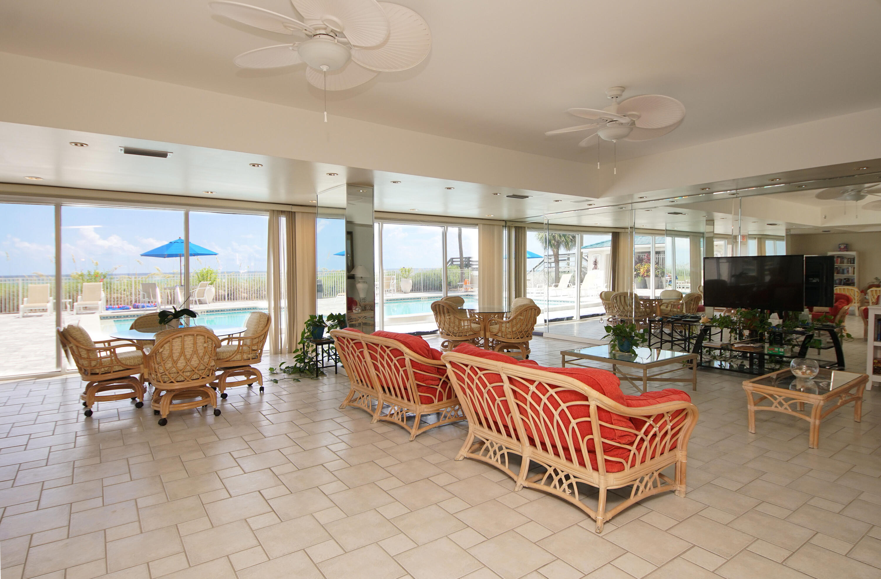 THE GRAND MARINER - Residential