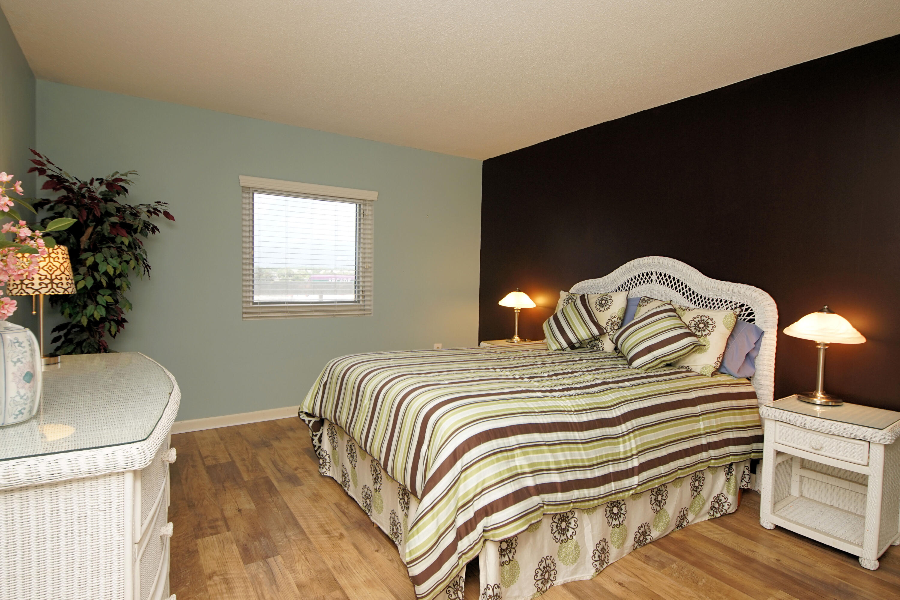 THE GRAND MARINER - Residential