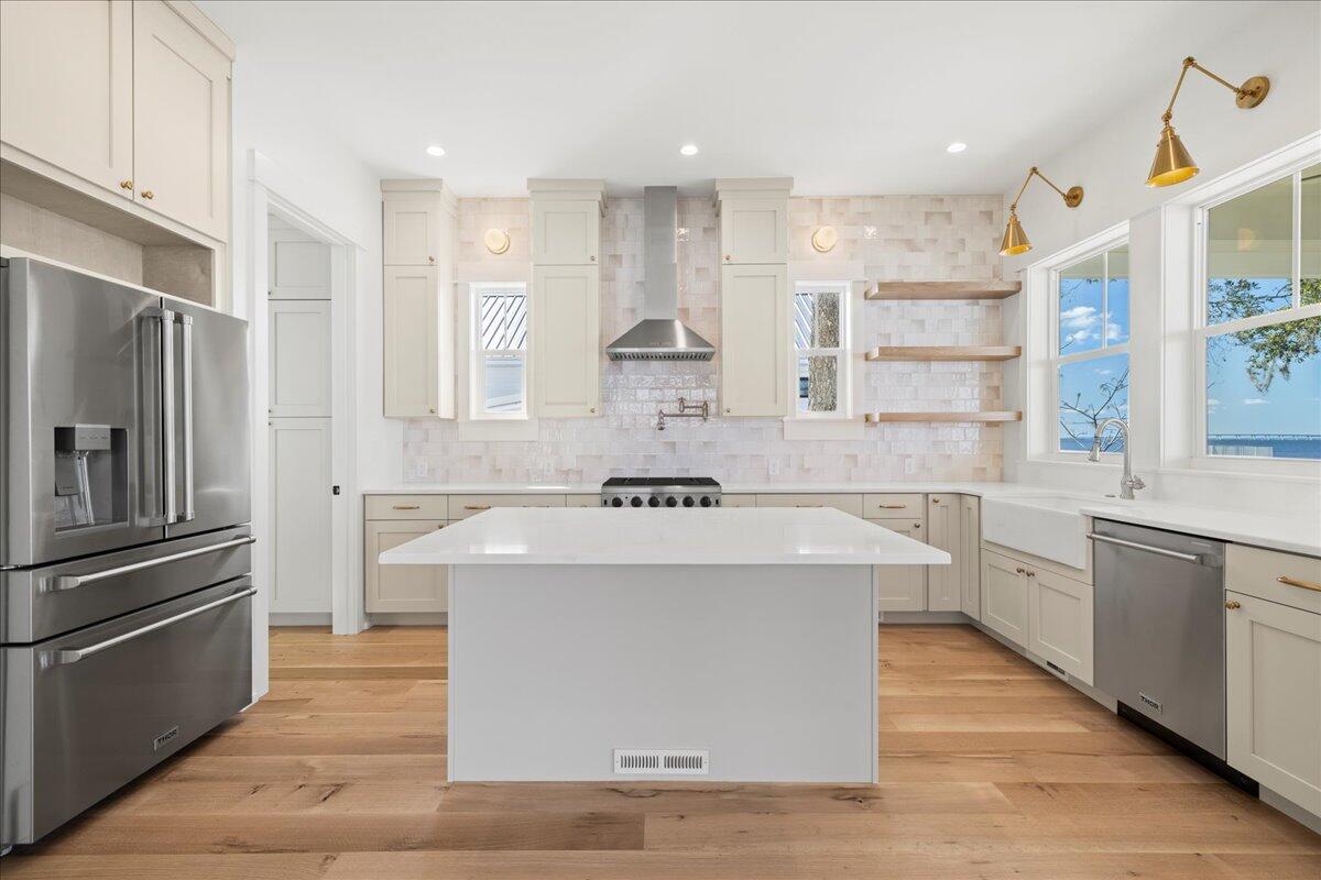 MAGNOLIA BEACH - Residential