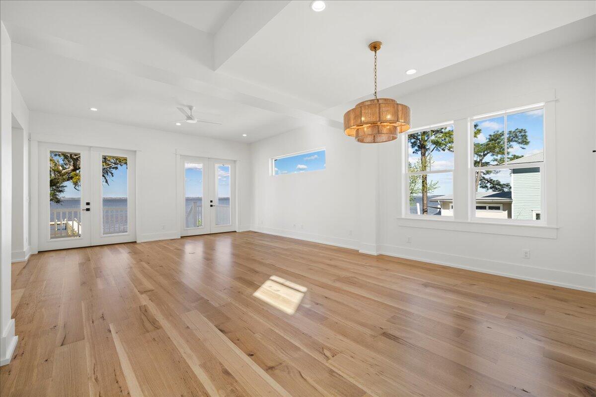 MAGNOLIA BEACH - Residential
