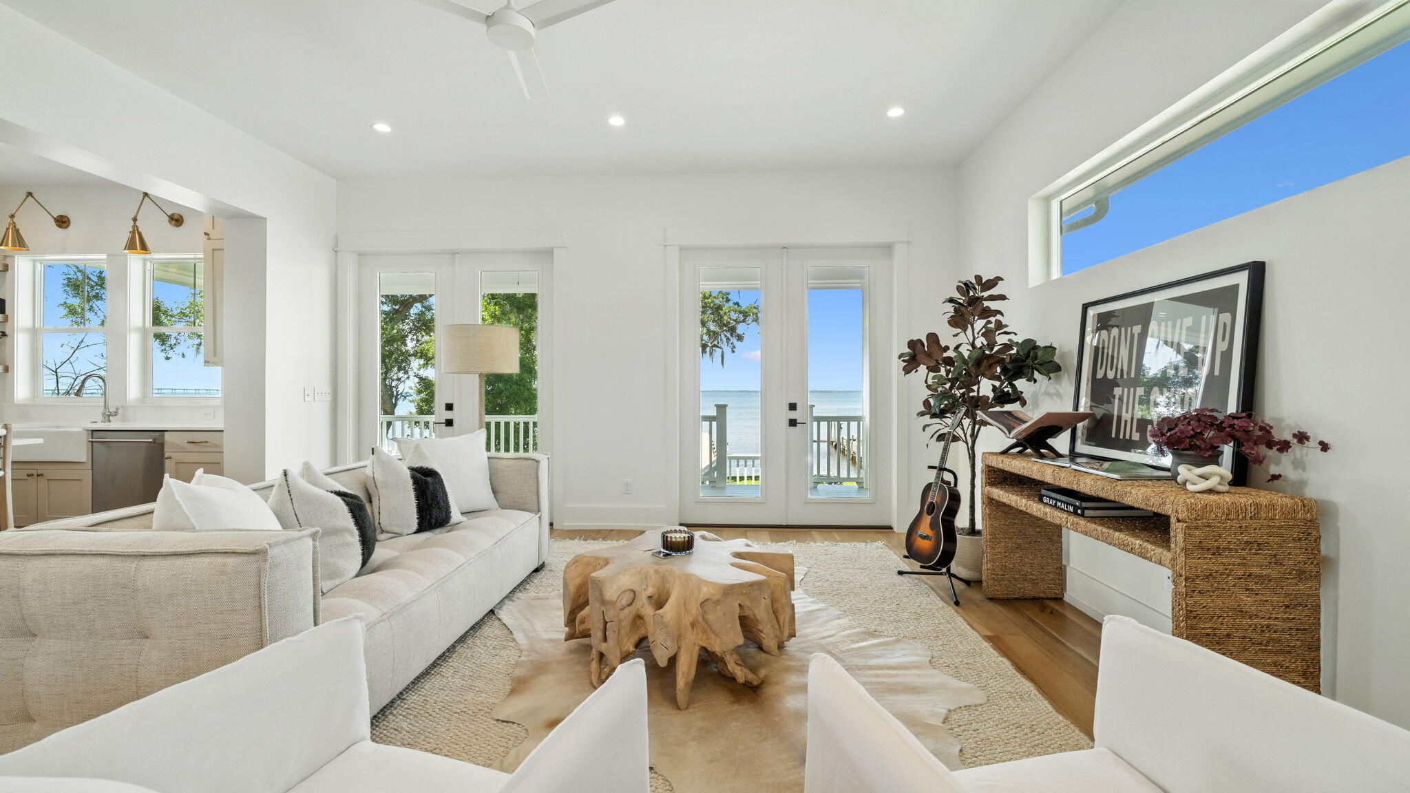 MAGNOLIA BEACH - Residential
