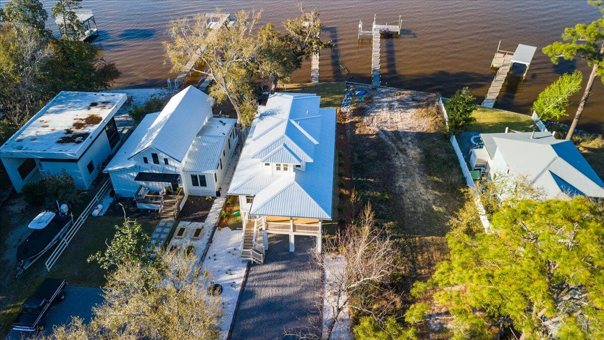 MAGNOLIA BEACH - Residential
