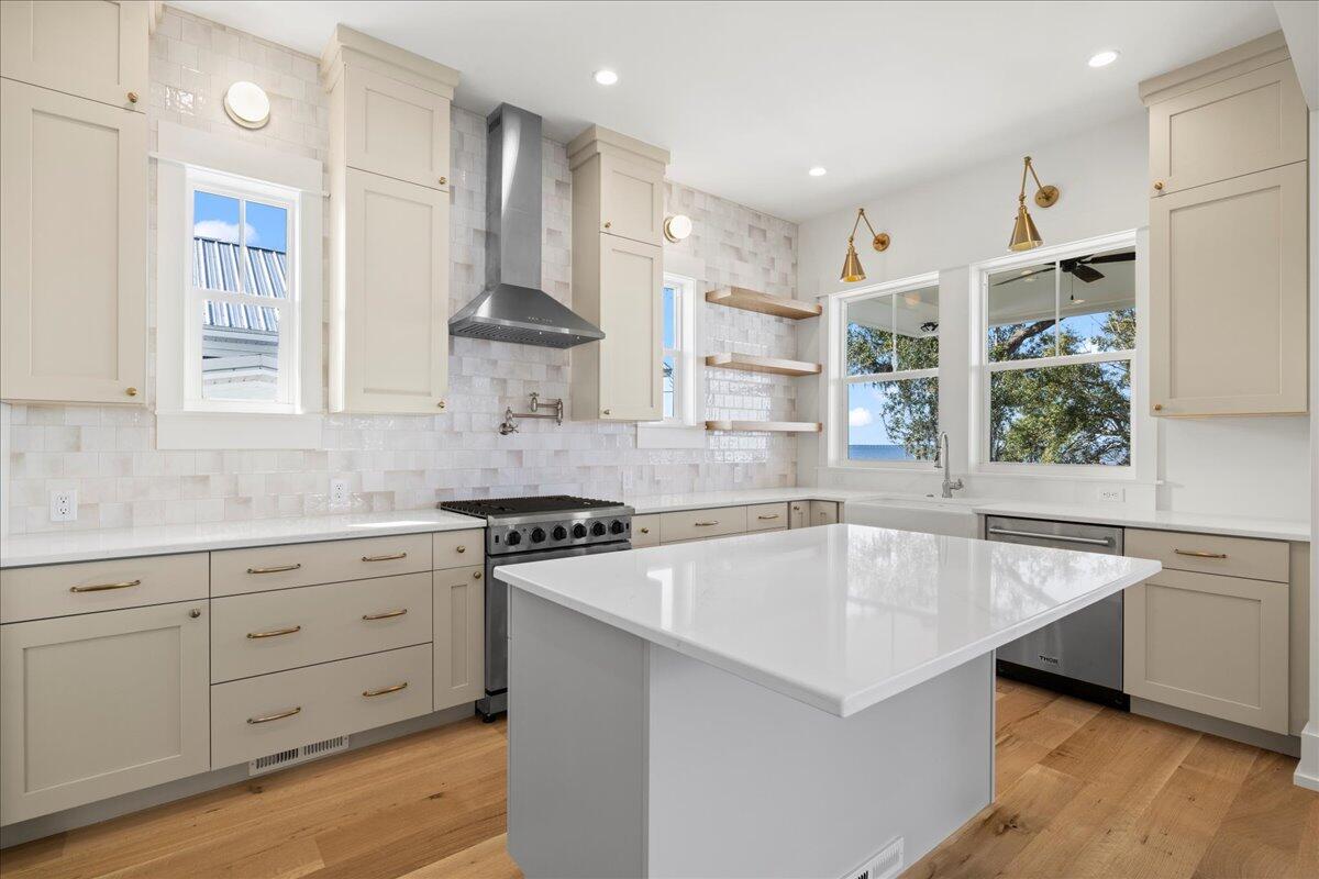MAGNOLIA BEACH - Residential
