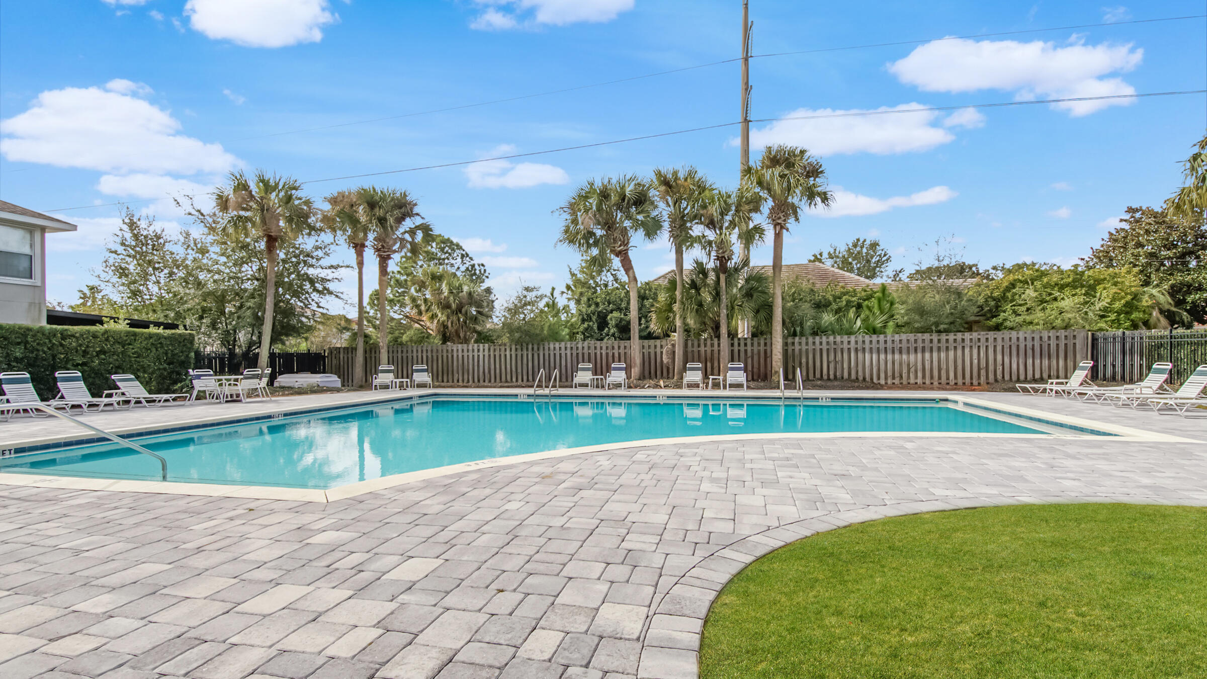 EMERALD LAKES PH 3 - Residential