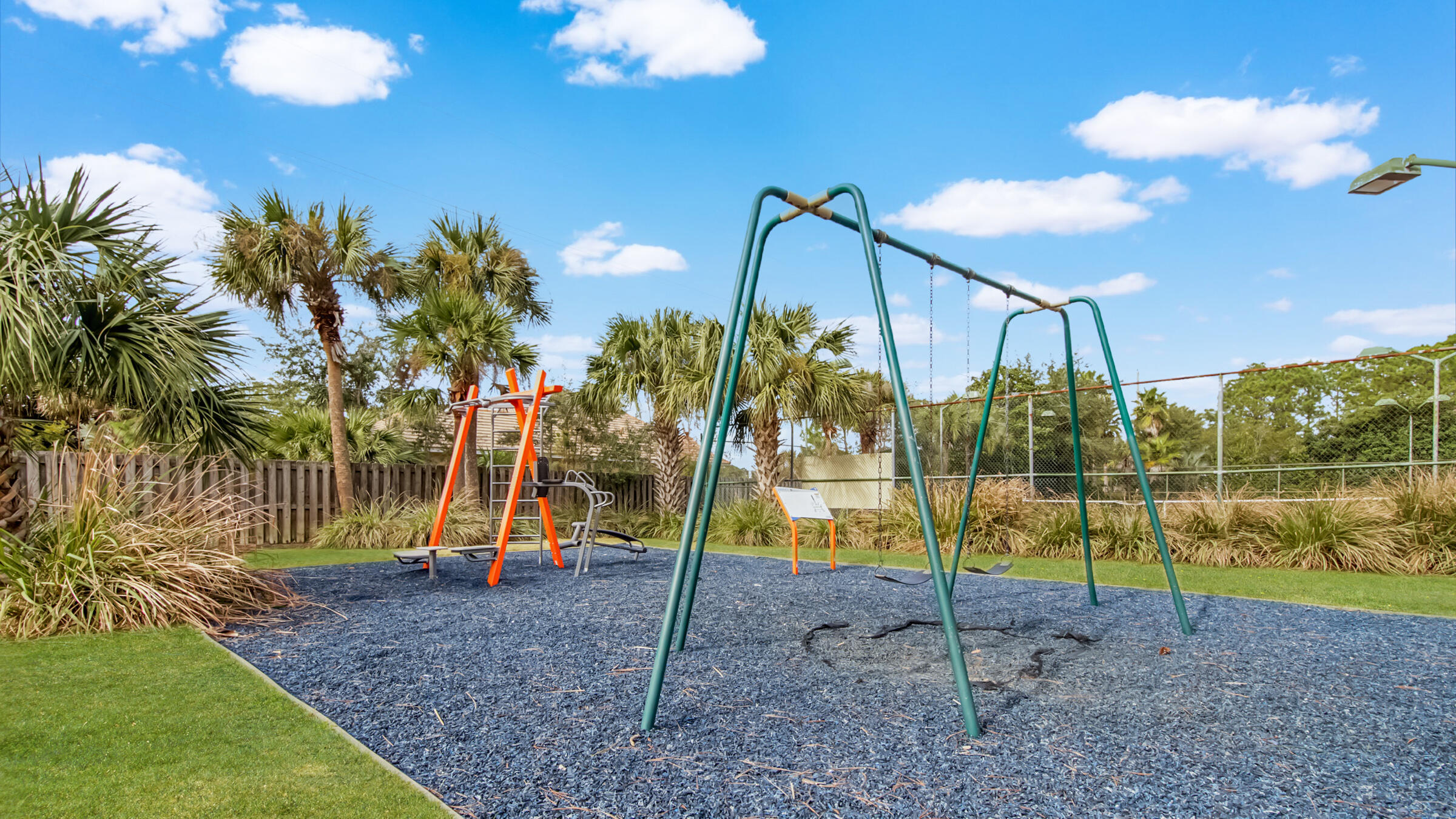 EMERALD LAKES PH 3 - Residential