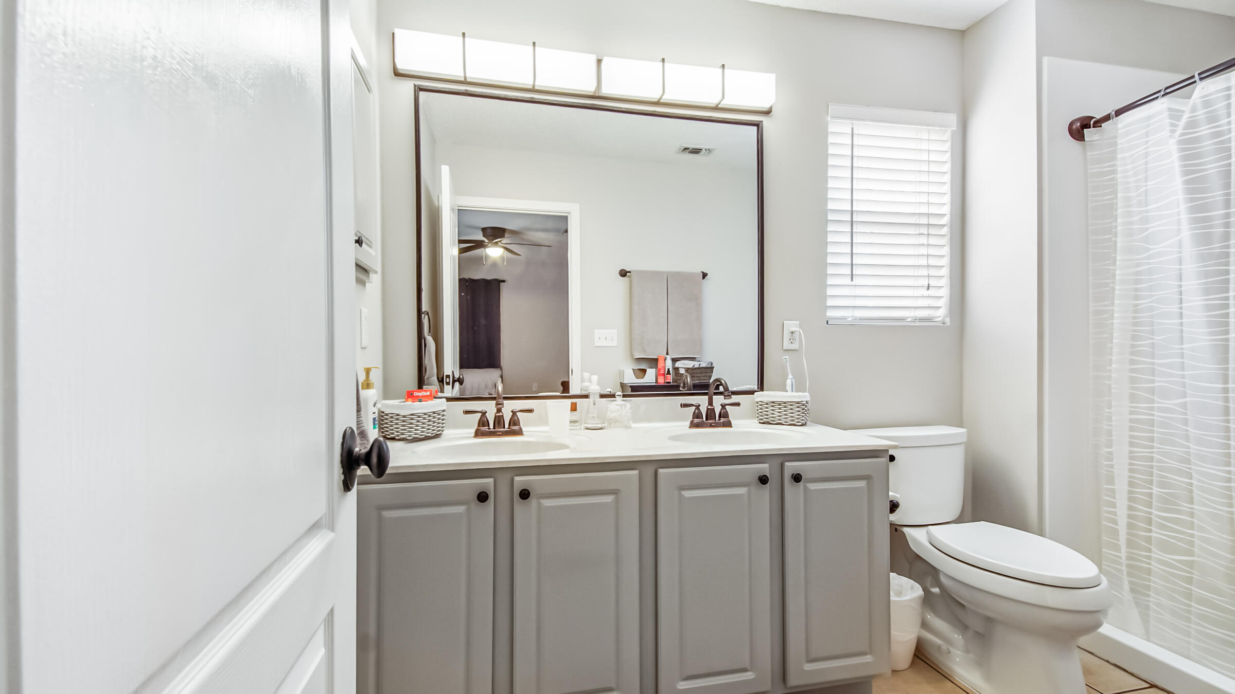 EMERALD LAKES PH 3 - Residential