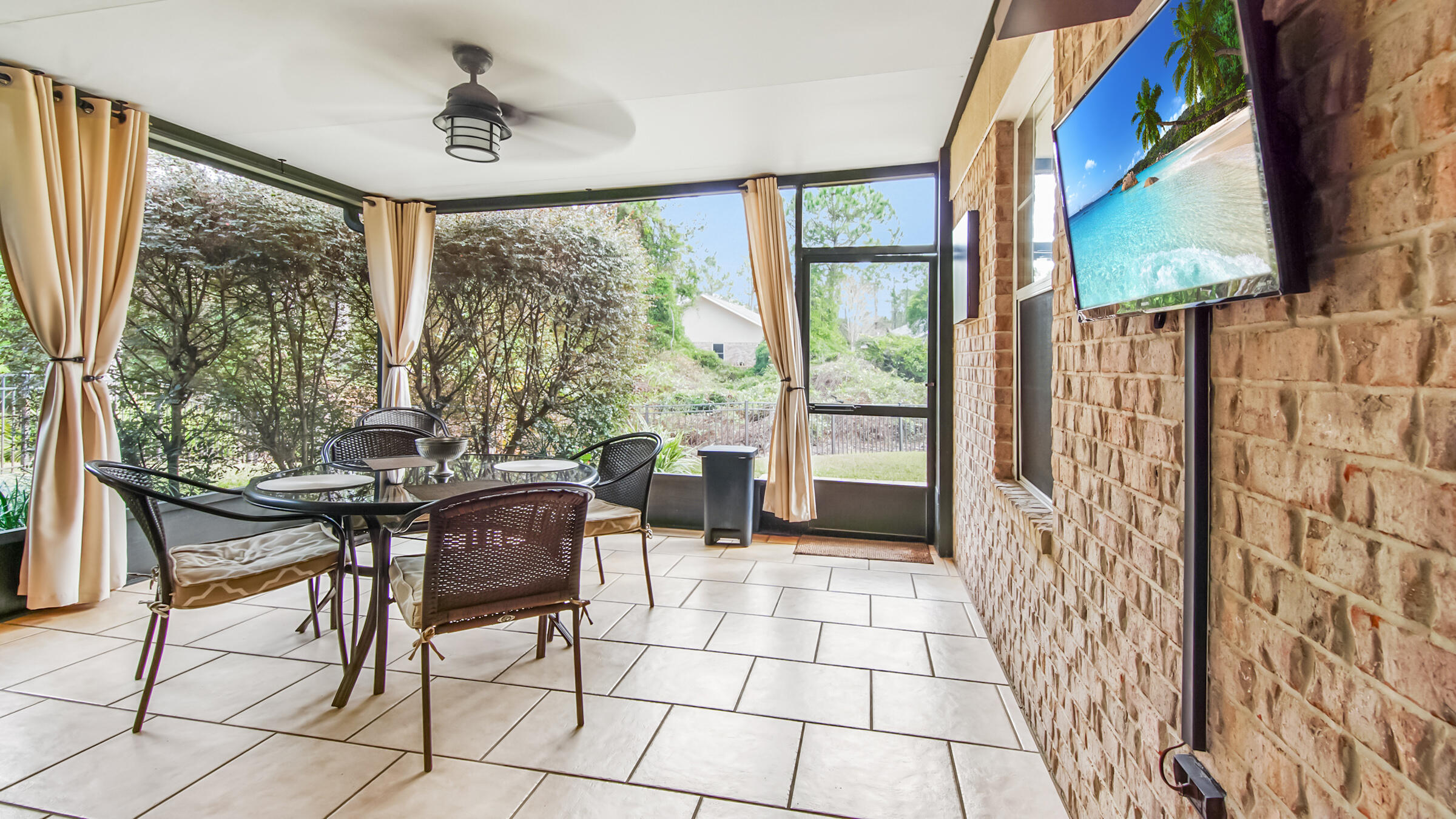 EMERALD LAKES PH 3 - Residential