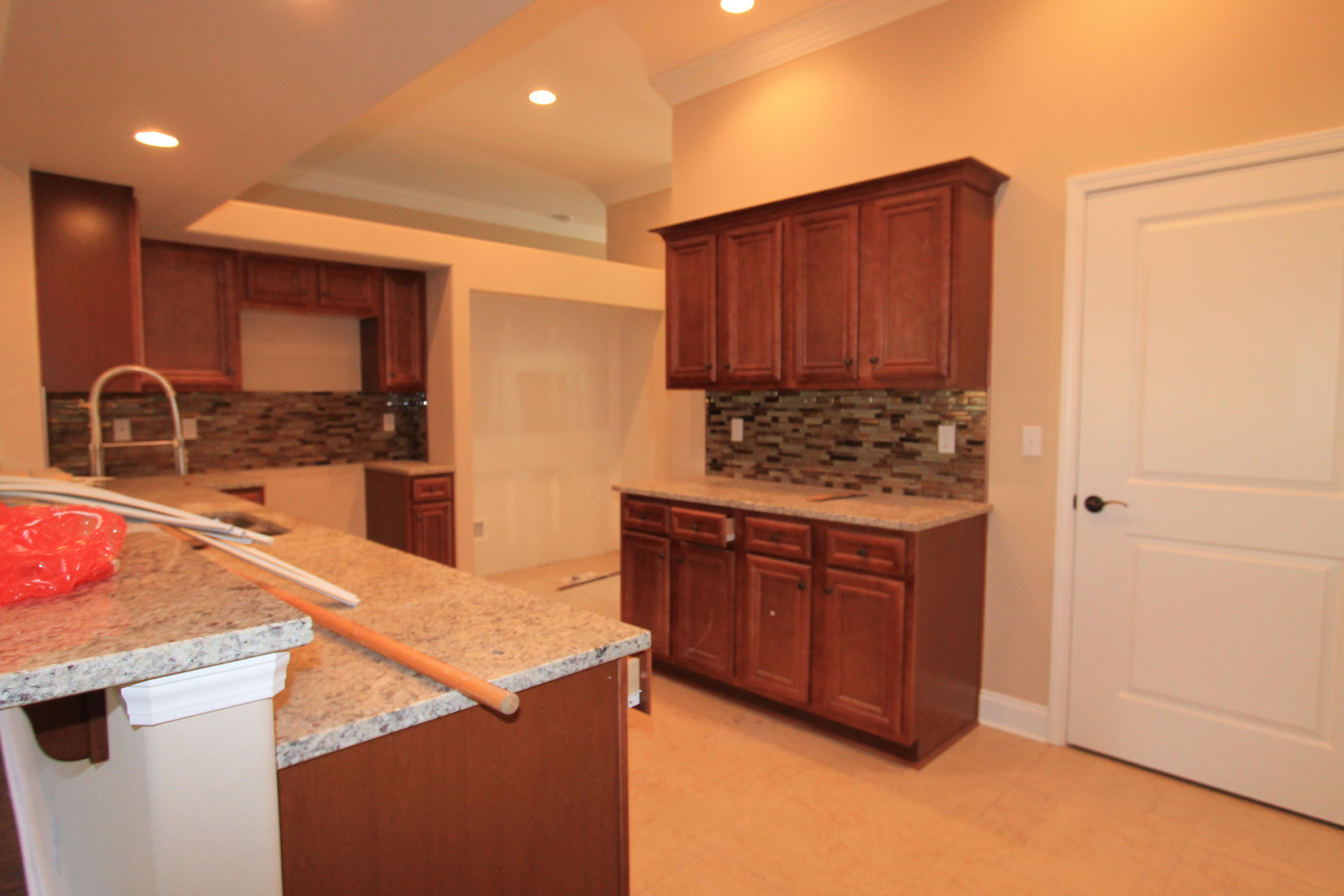 COLONIAL HEIGHTS - Residential