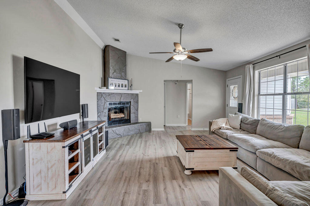 COUNTRYVIEW ESTATES 6TH ADDN PH3 - Residential