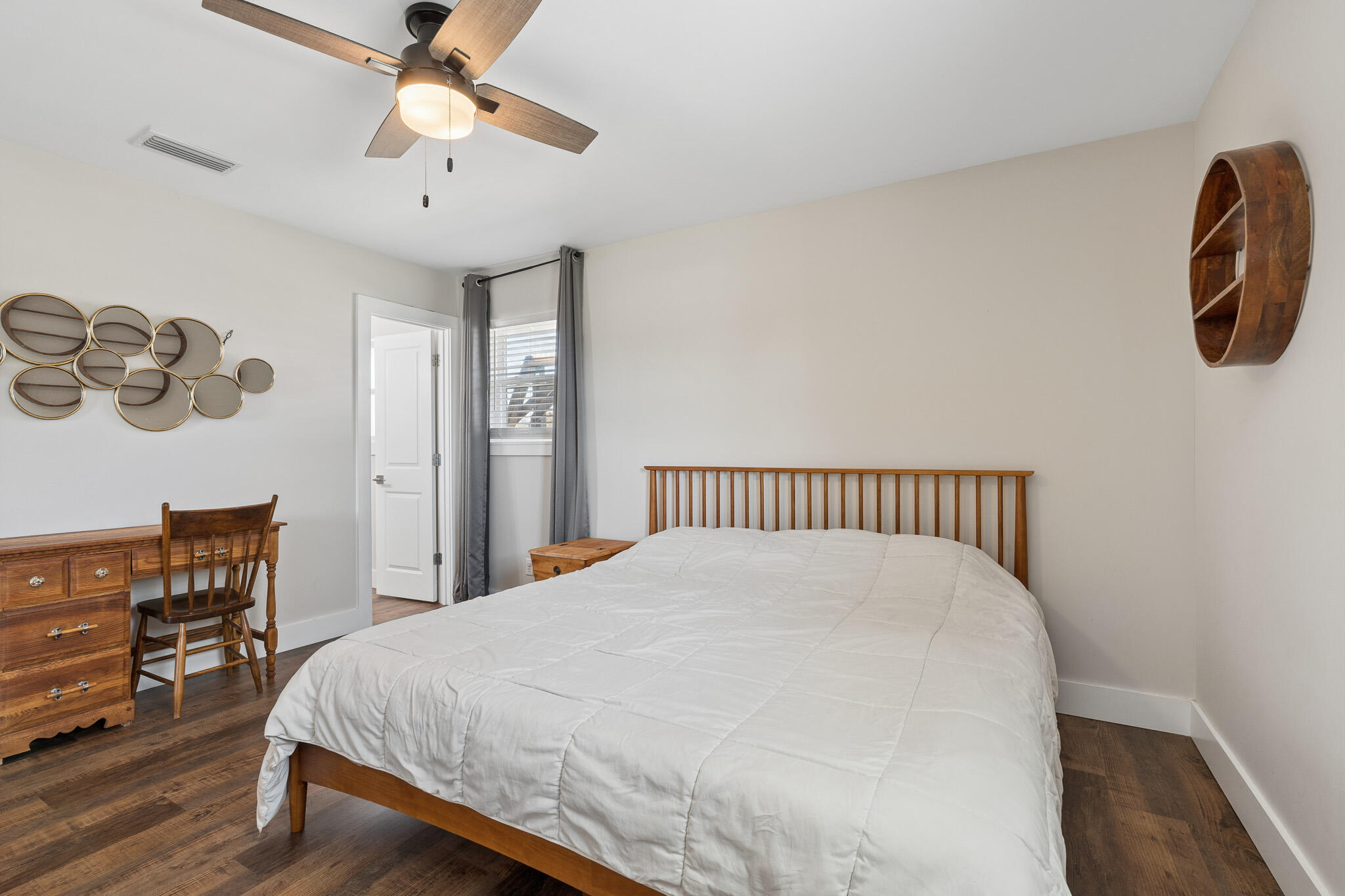 COLLEGE POINT - Residential