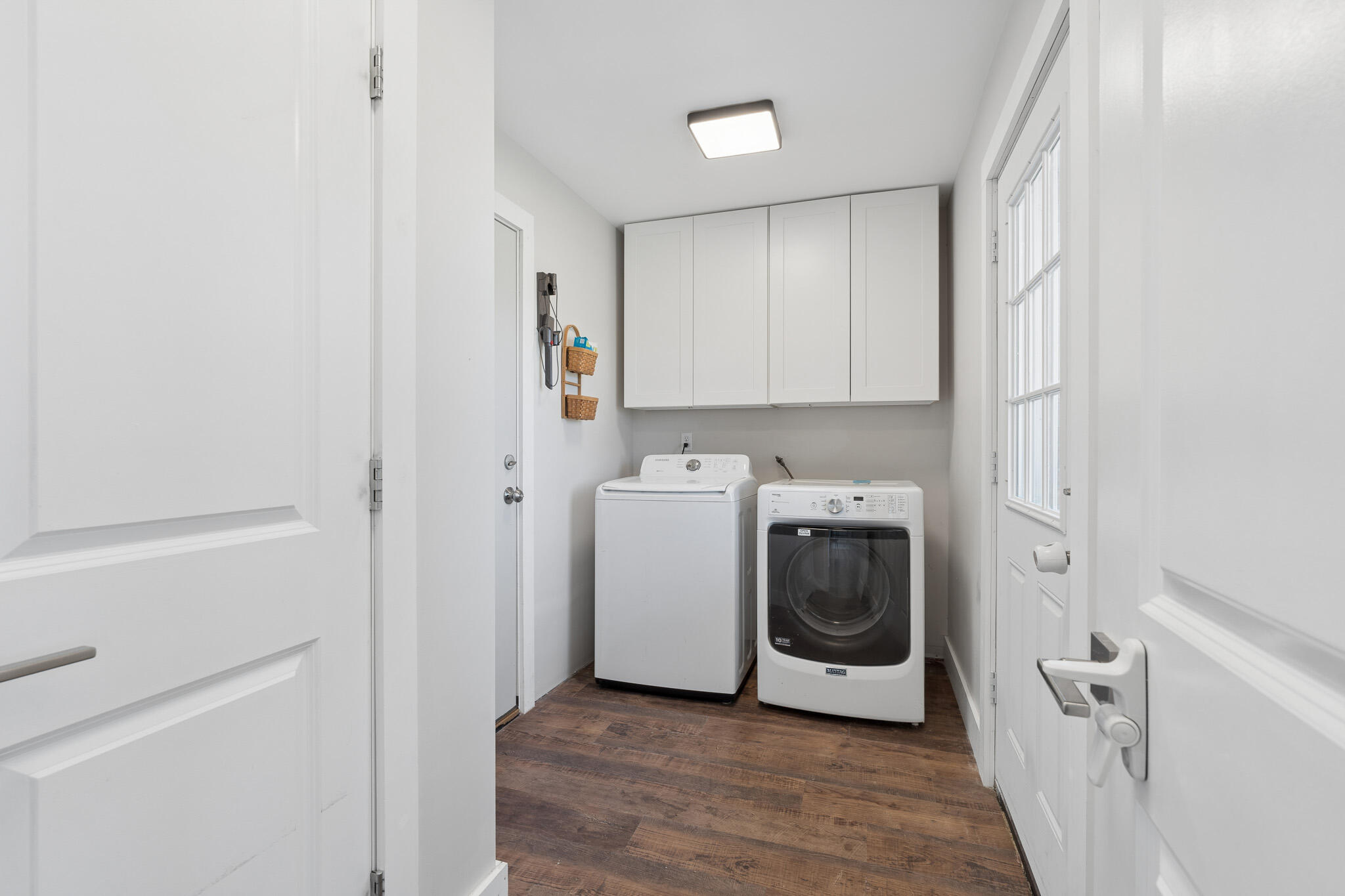 COLLEGE POINT - Residential